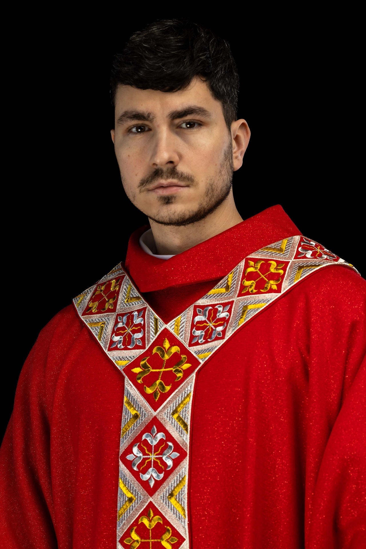 Embroidered chasuble panel included with the red chasuble set LE/7042/02 - CHASUBLES.COM