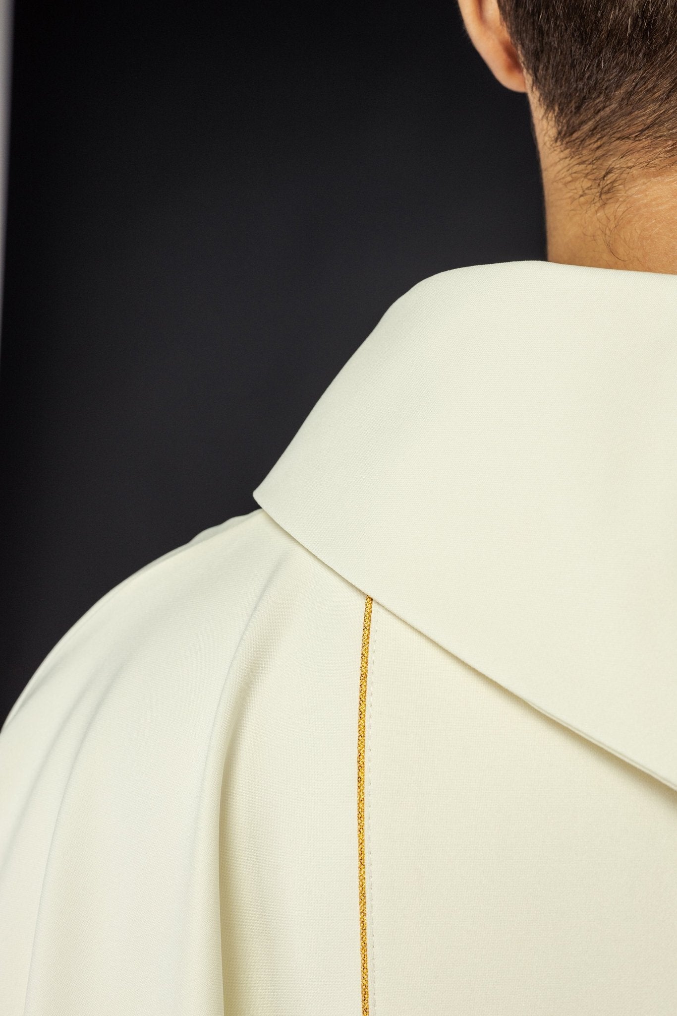 Embroidered chasuble with an image of the Heart of Mary KOW2/003/05/01 - HAFTINAUSA.COM