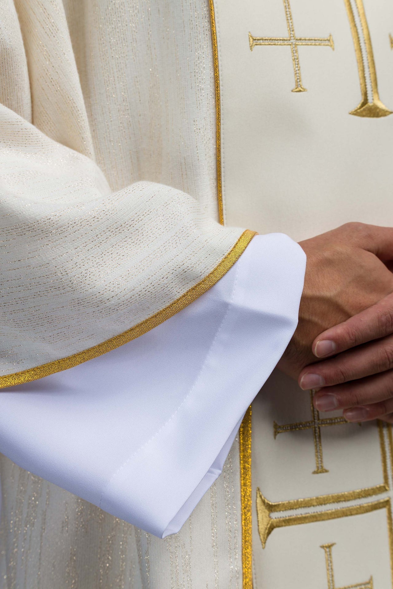 Embroidered Chasuble with Band and Jerusalem Crosses – Ecru KOR/972/05/99 - CHASUBLES.COM