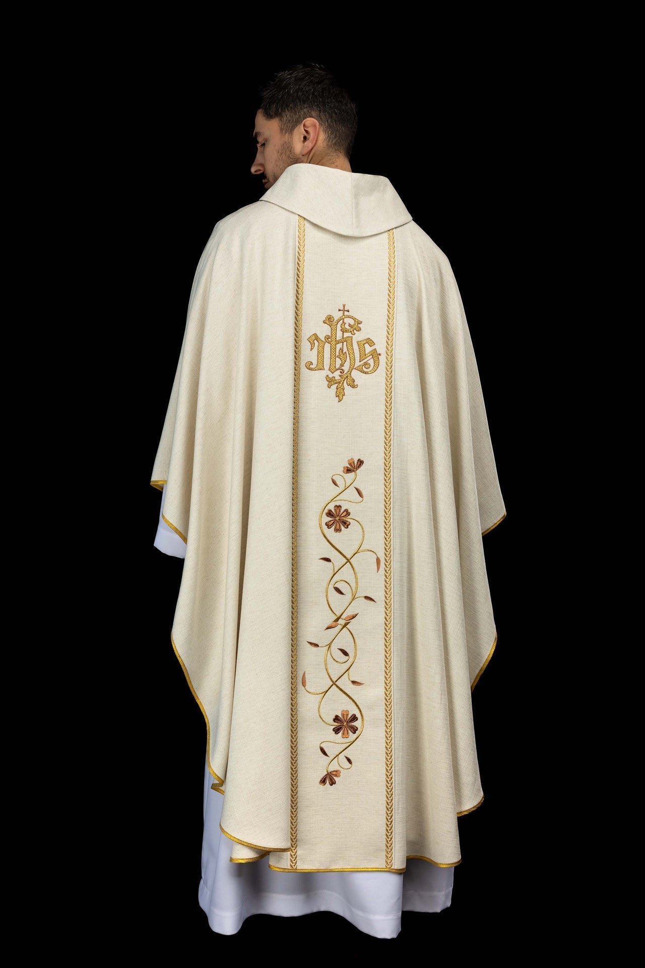 Embroidered chasuble with bands and the image of Jesus the Good Shepherd with a lamb in ecru KOW2/022/05/49 - CHASUBLES.COM