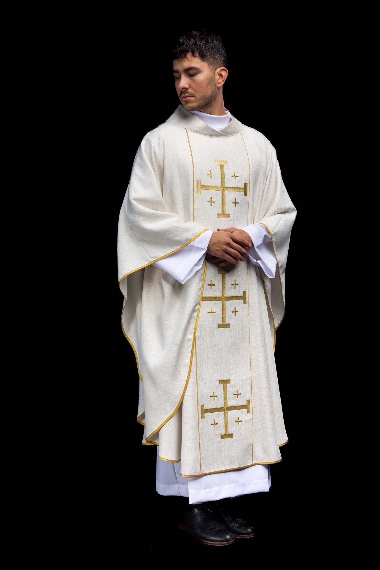 Embroidered Chasuble with Jerusalem Cross – Ecru KOR/974/05/100 - CHASUBLES.COM