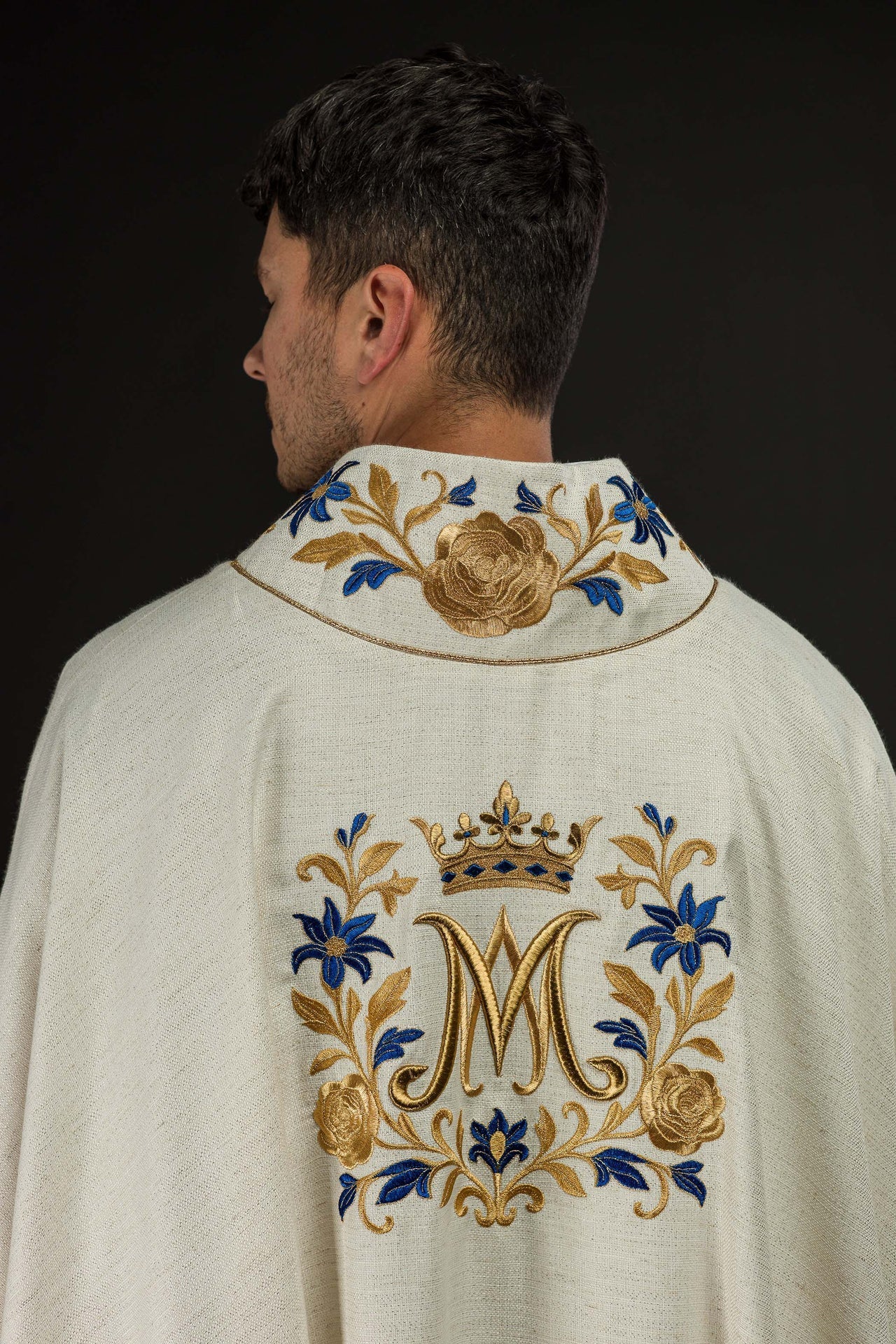 Embroidered Chasuble with Marian Motif in Ecru LE/7045/05 - CHASUBLES.COM