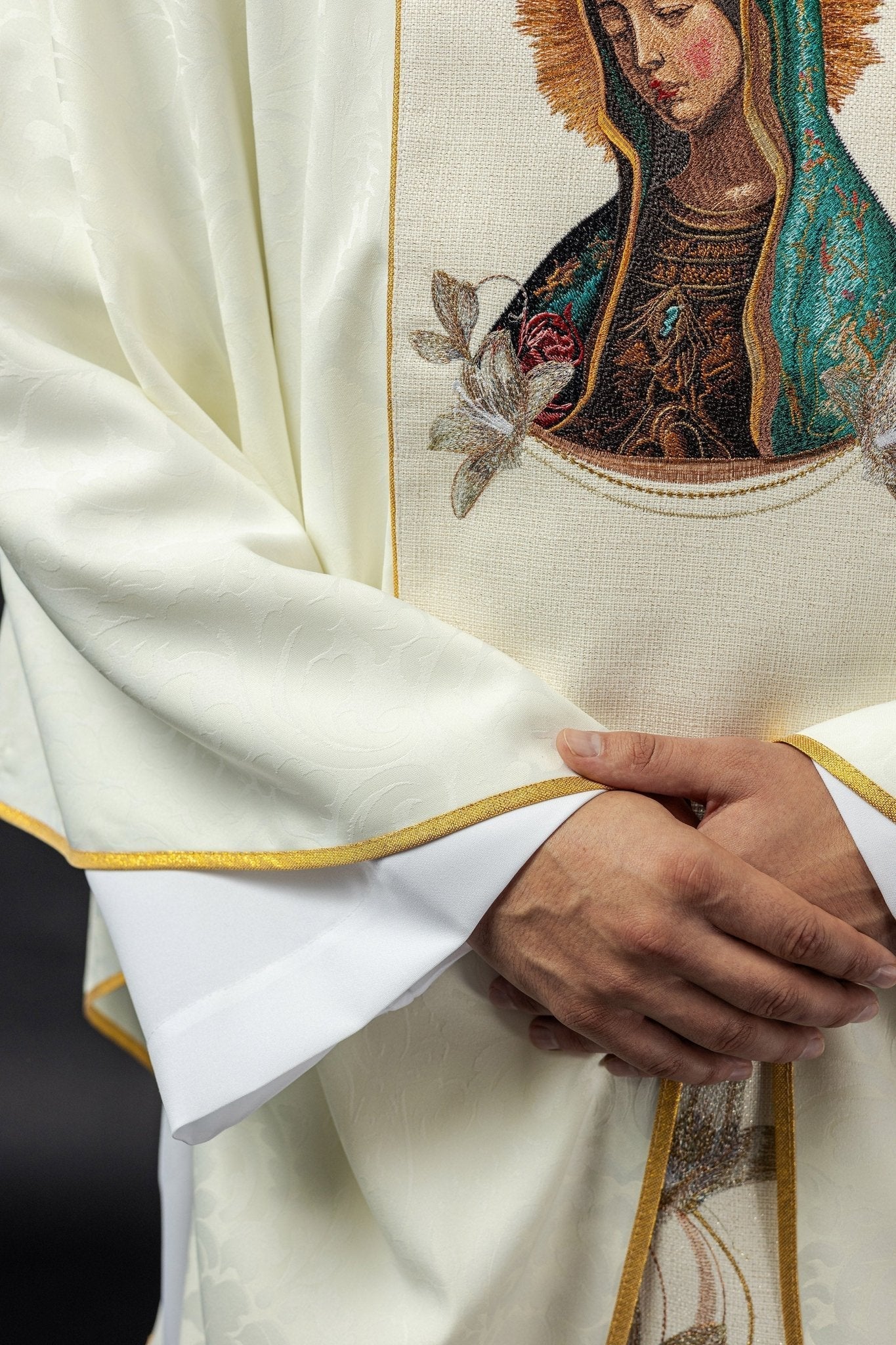 Embroidered chasuble with the image of Our Lady of Guadalupe KOW2/011/05/81 - HAFTINAUSA.COM