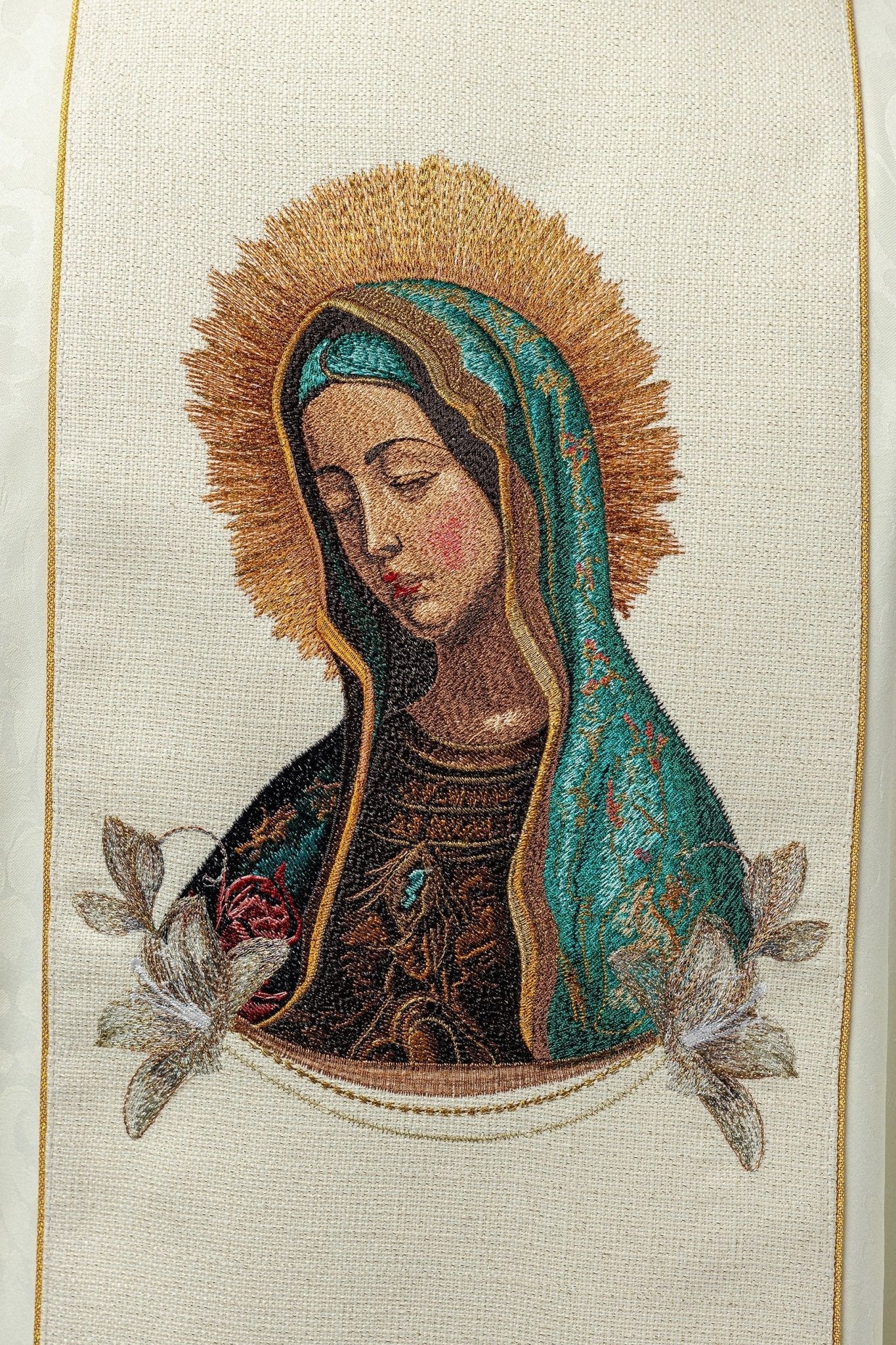 Embroidered chasuble with the image of Our Lady of Guadalupe KOW2/011/05/81 - HAFTINAUSA.COM
