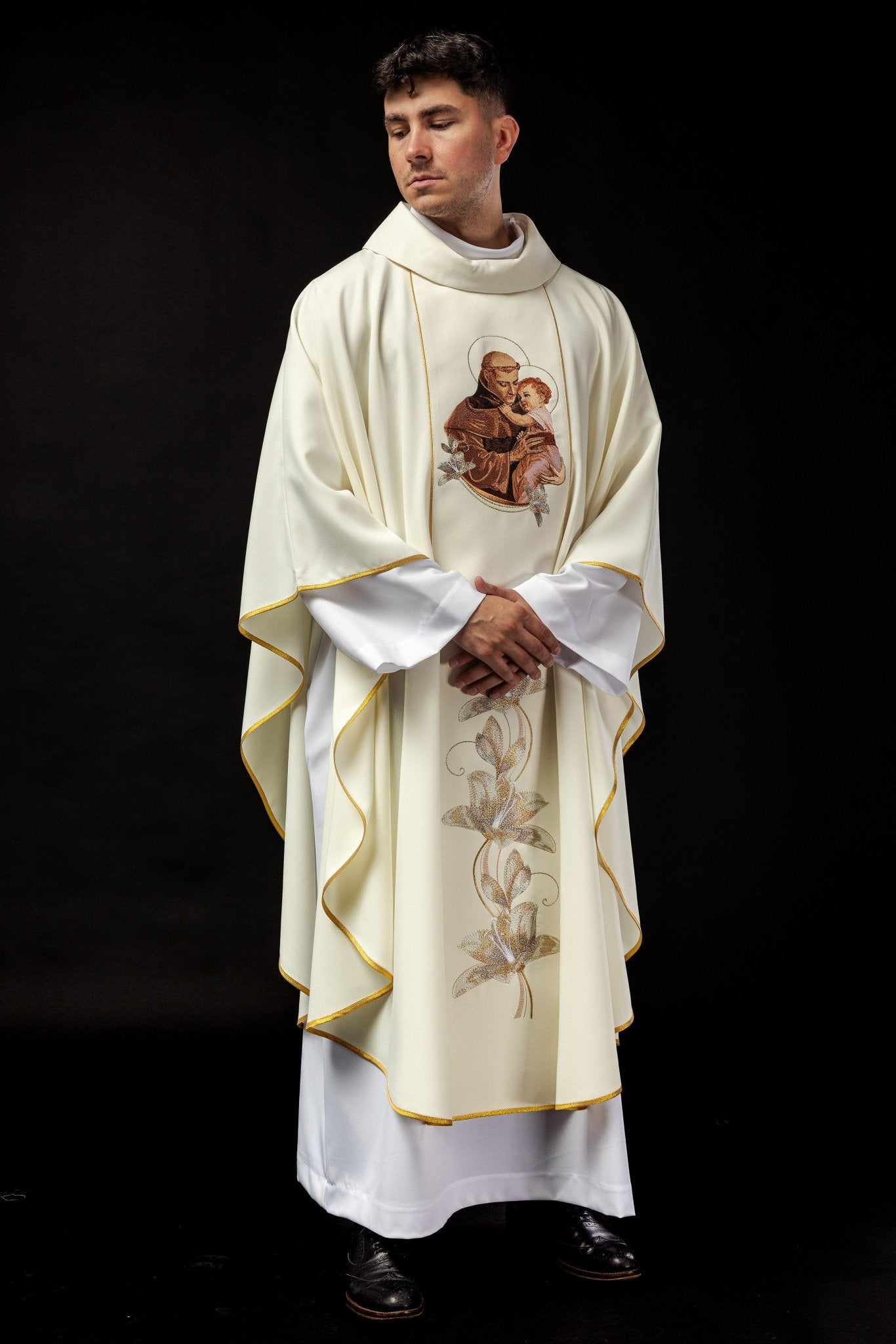 Embroidered chasuble with the image of Saint Anthony KOW2/016/05/53 - HAFTINAUSA.COM