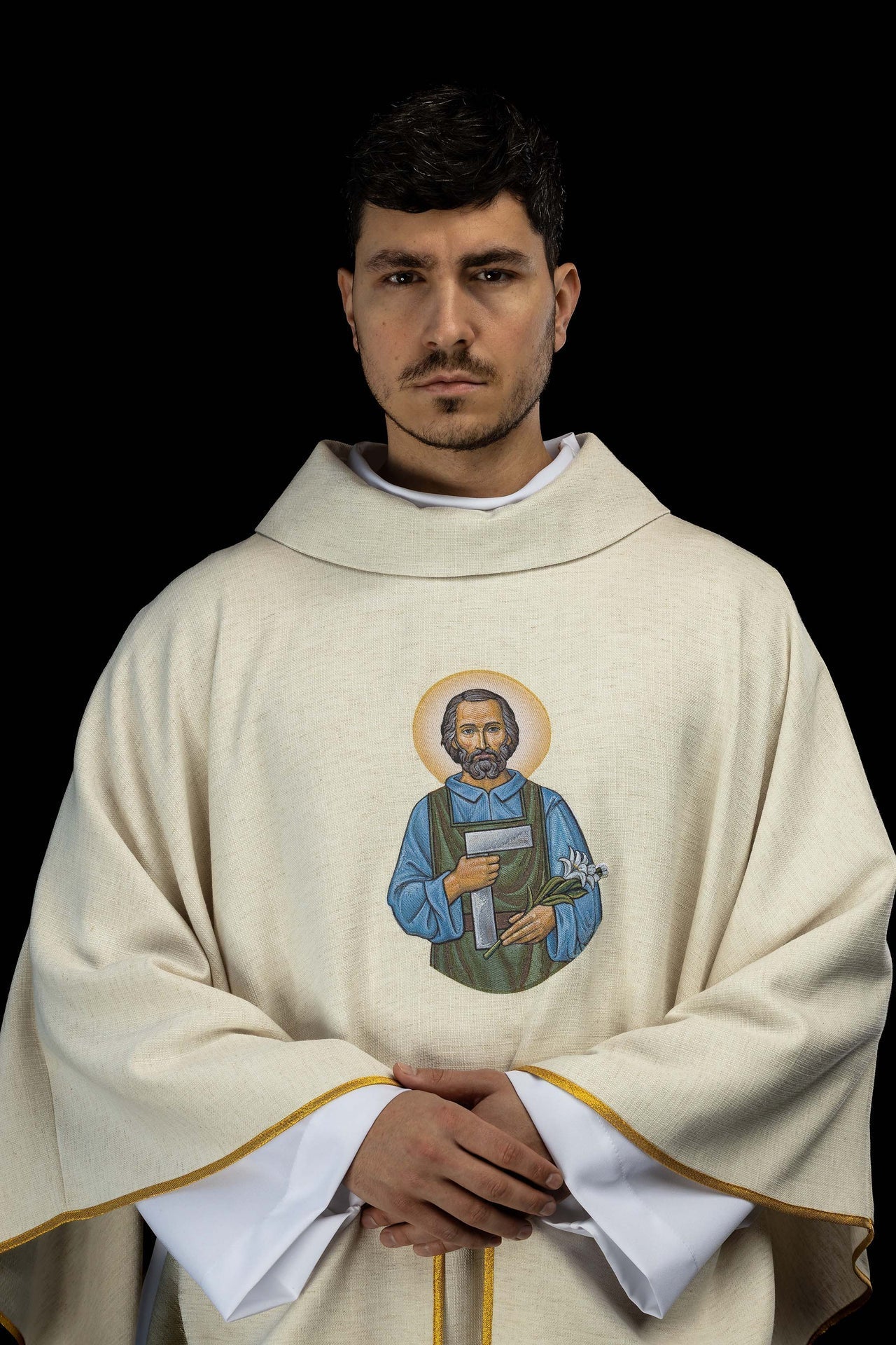 Embroidered chasuble with the image of Saint Joseph the Worker KOW2/034/05/49 - CHASUBLES.COM