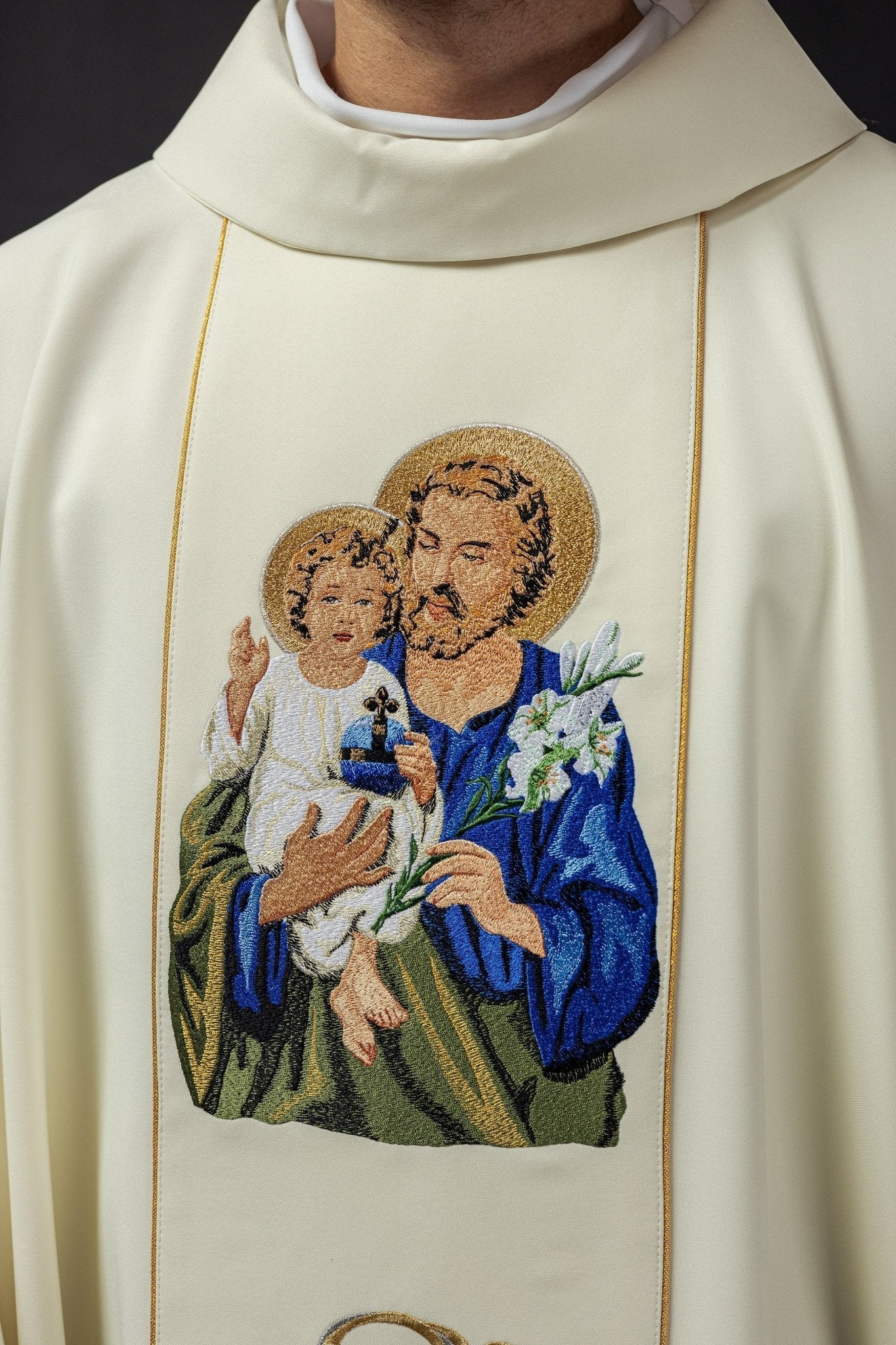 Embroidered chasuble with the image of St. Joseph KOW2/012/05/01 - HAFTINAUSA.COM