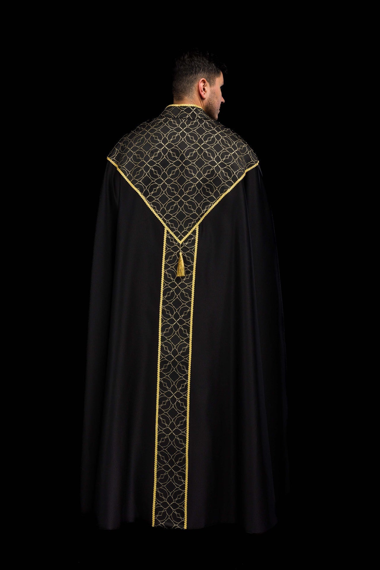 Embroidered cope decorated with black jacquard fabric KKP/163/07/20 145cm - CHASUBLES.COM