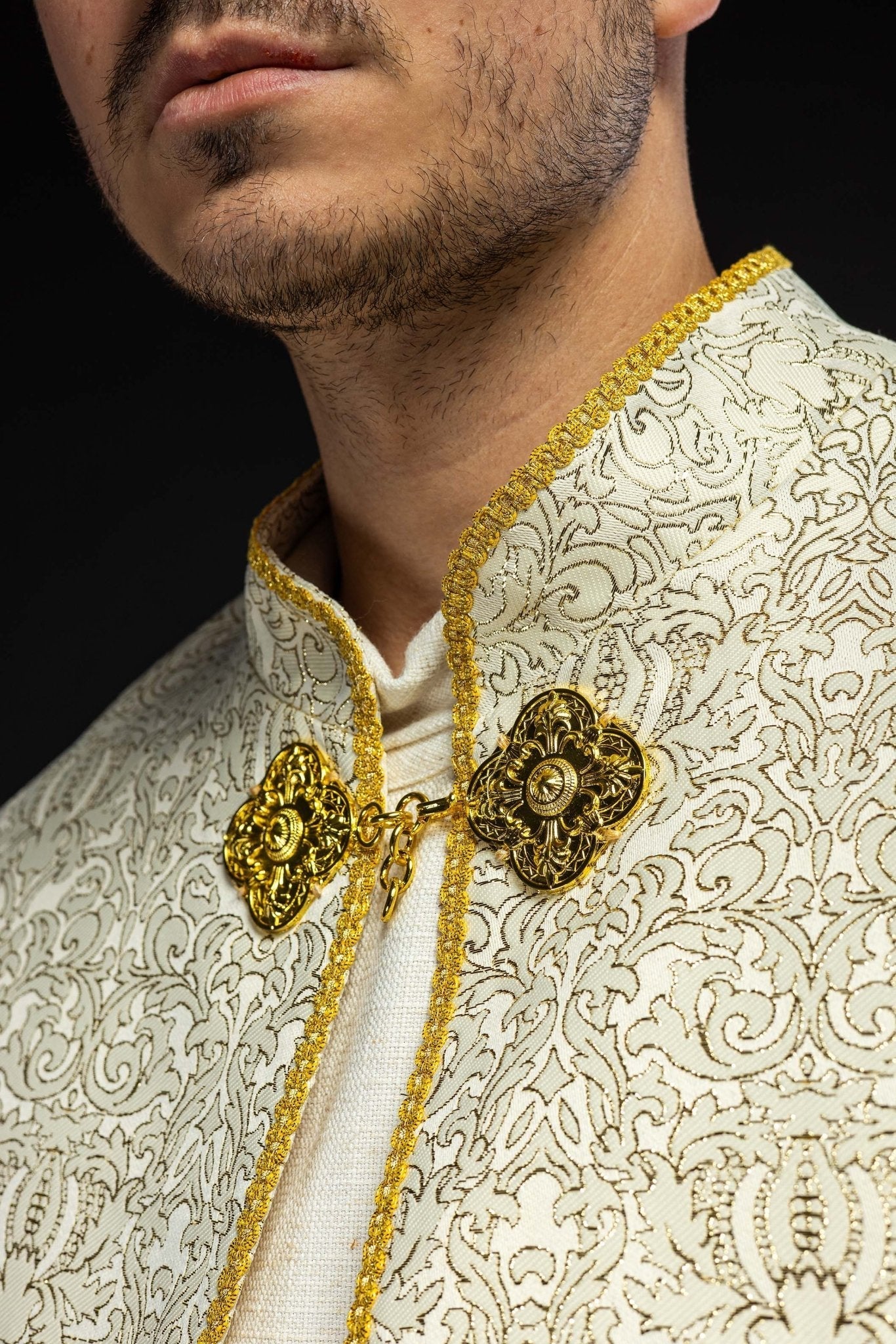 Embroidered cope decorated with ecru jacquard fabric KKP/160/05/20 145cm - HAFTINAUSA.COM