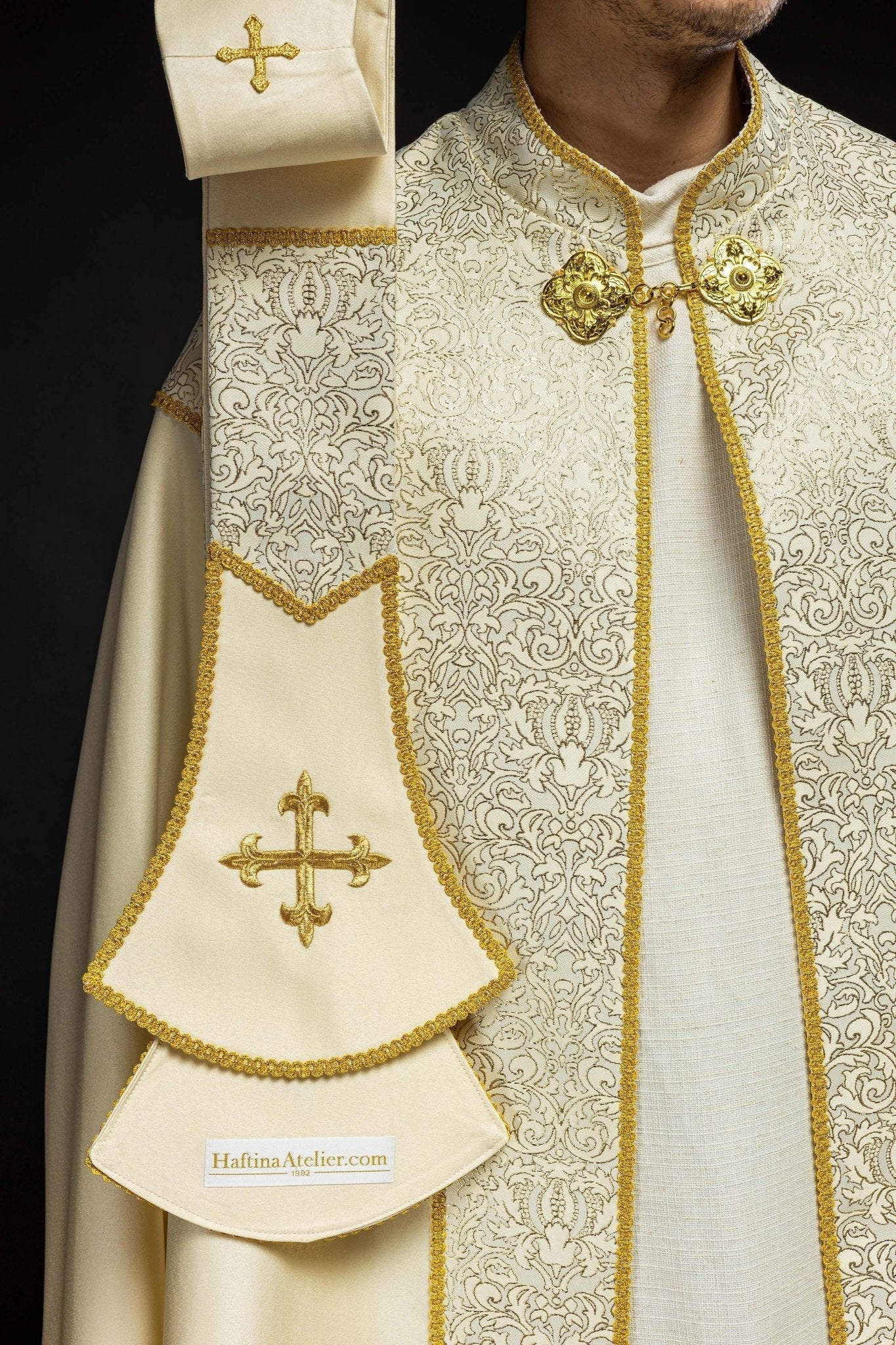 Embroidered cope decorated with ecru jacquard fabric KKP/160/05/20 145cm - HAFTINAUSA.COM