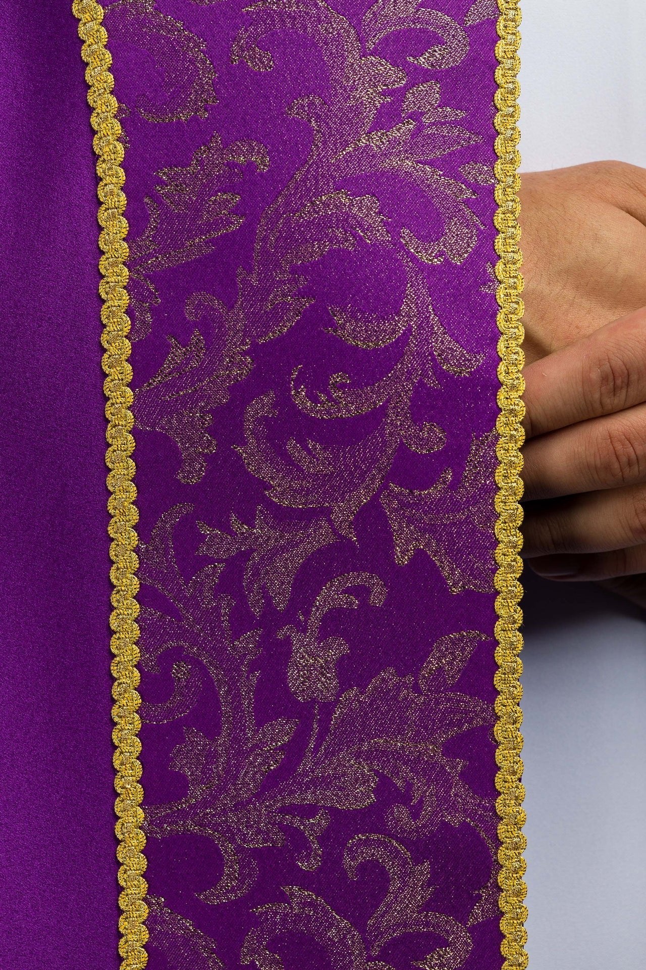Embroidered cope decorated with purple jacquard fabric KKP/162/03/20 145cm - CHASUBLES.COM