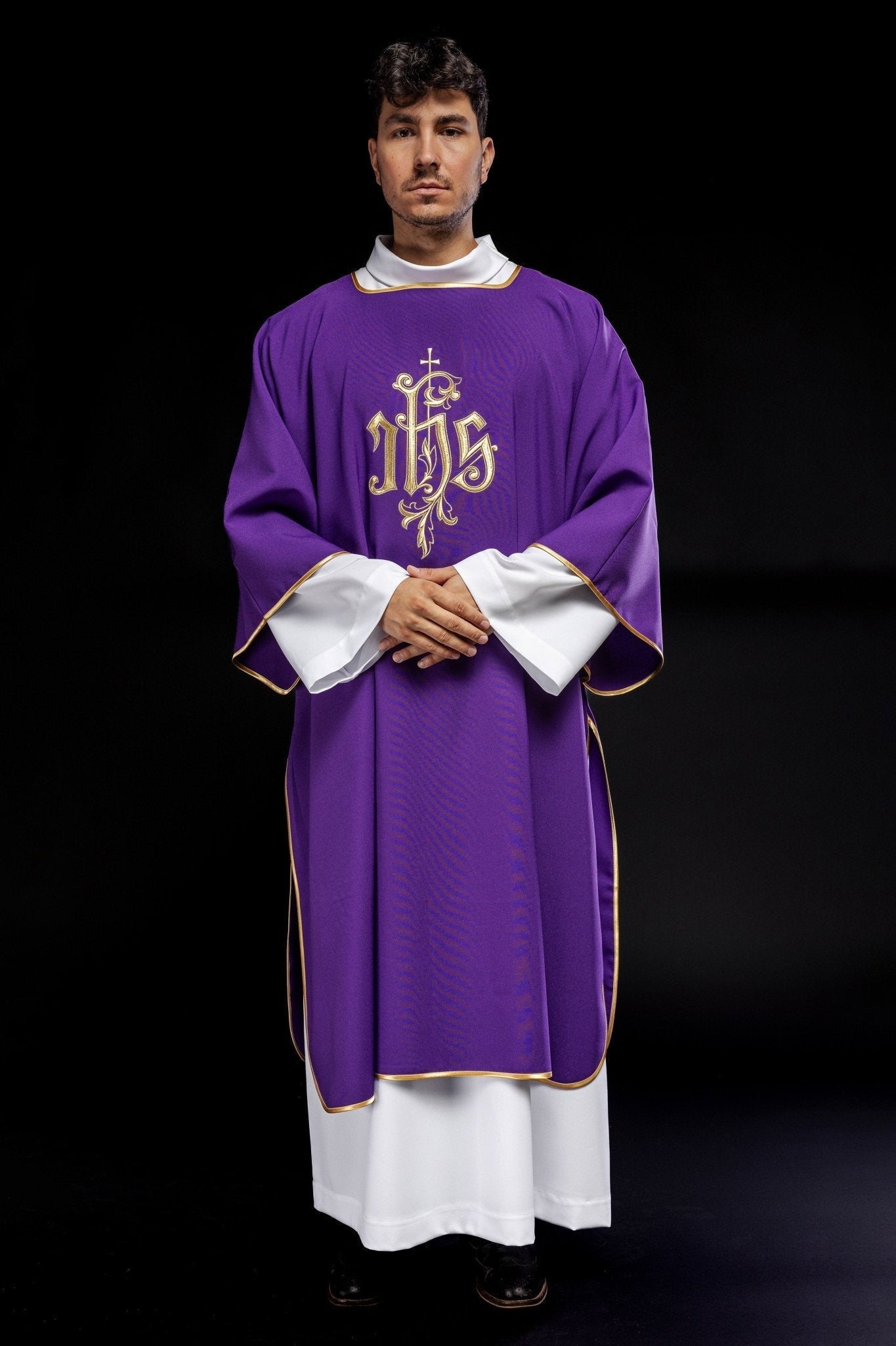 Embroidered dalmatic chasuble with IHS KDL/032/03/12/D - HAFTINAUSA.COM