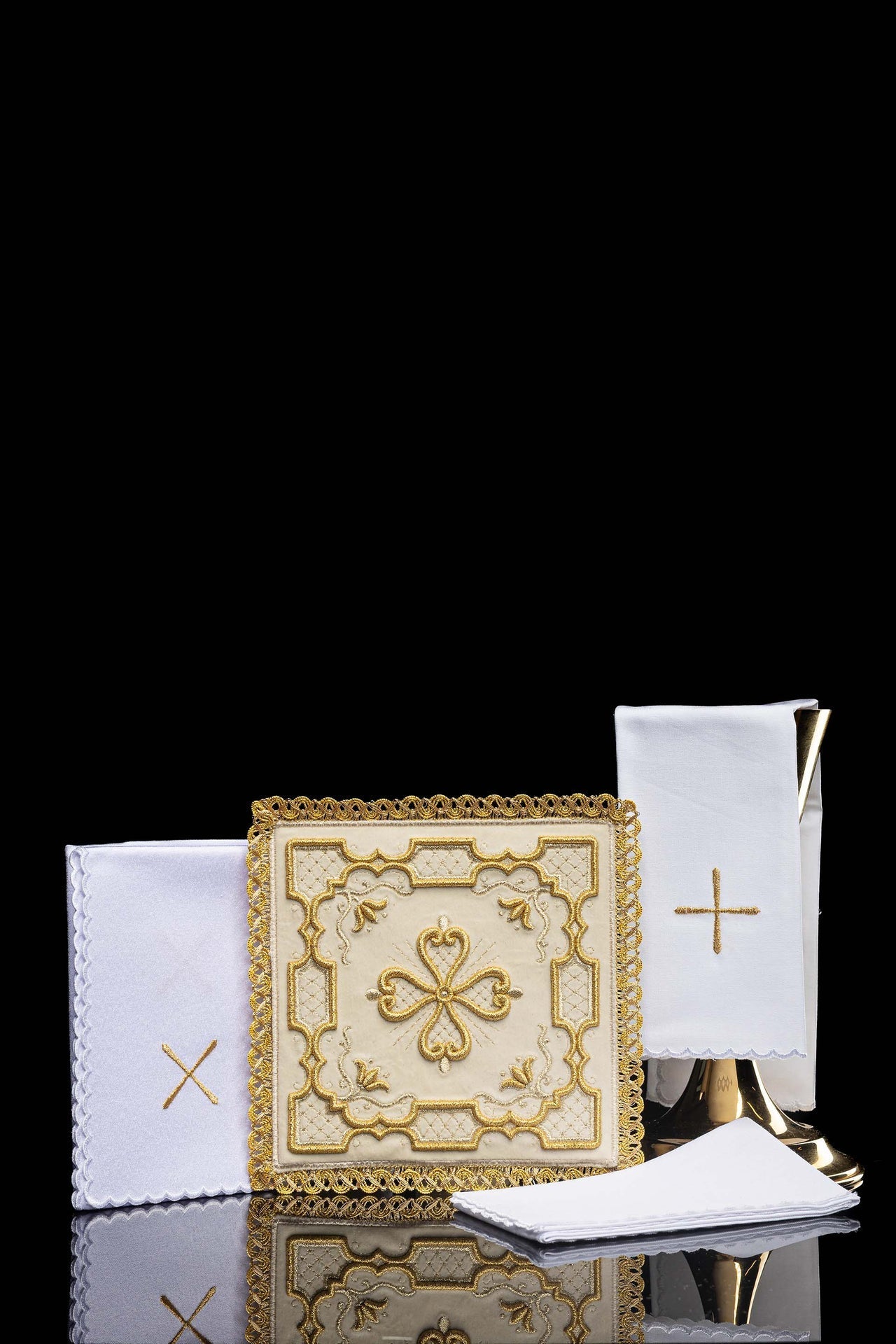 Embroidered ecru velvet Chalice Linen Set KDT/5035/05/W - CHASUBLES.COM