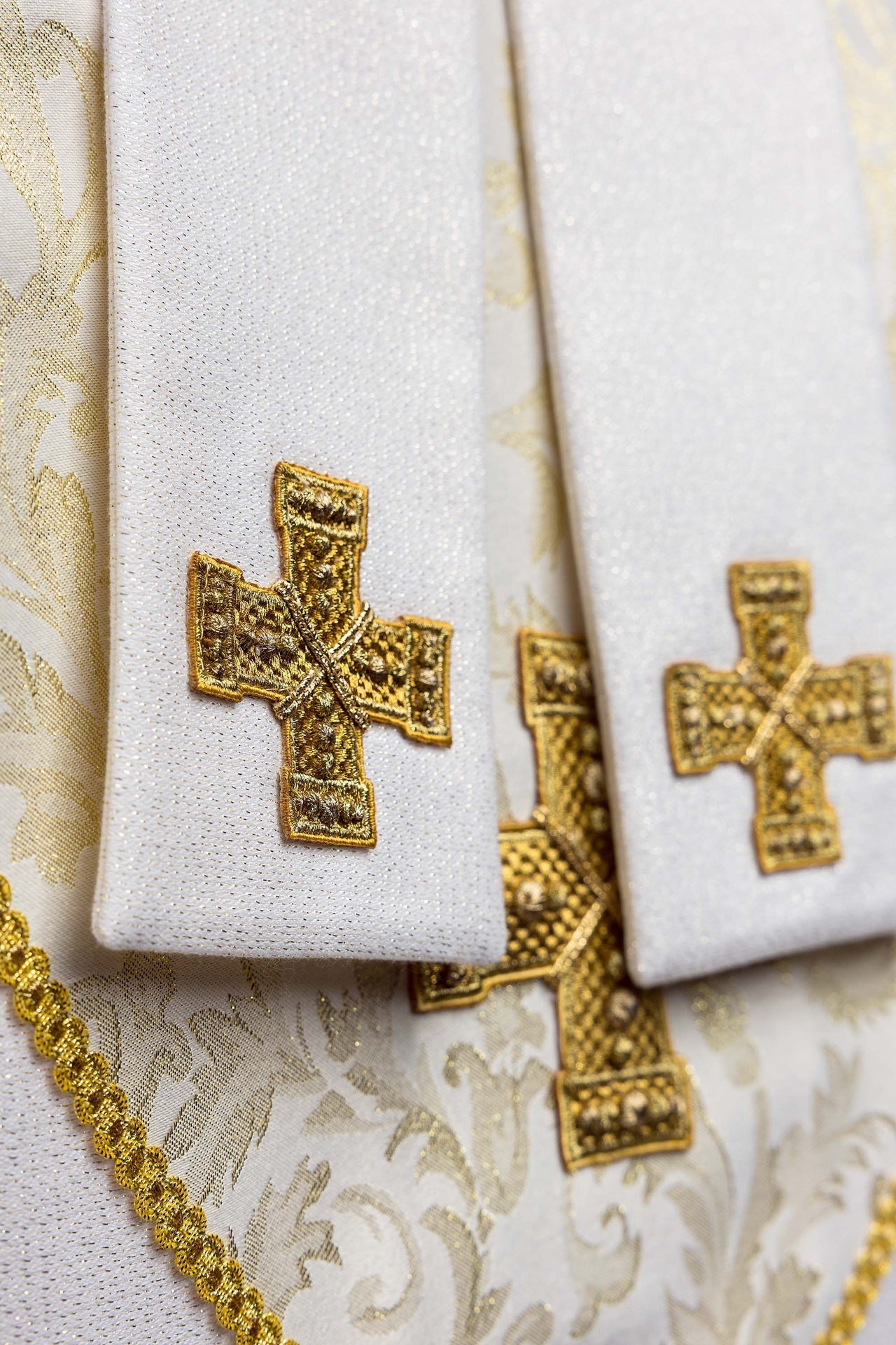 Embroidered Mitre with Cross Adorned with Ecru Jacquard Fabric LE/9075/05-1 - CHASUBLES.COM