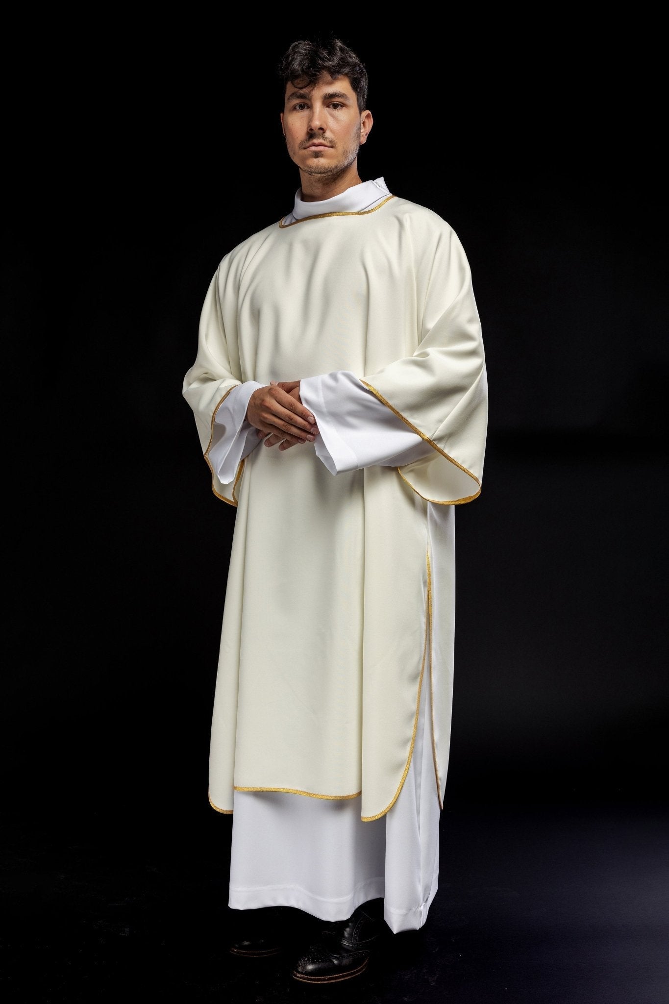 Embroidered plain dalmatics with gold trim ecru KDL/1002/05/12/D - HAFTINAUSA.COM
