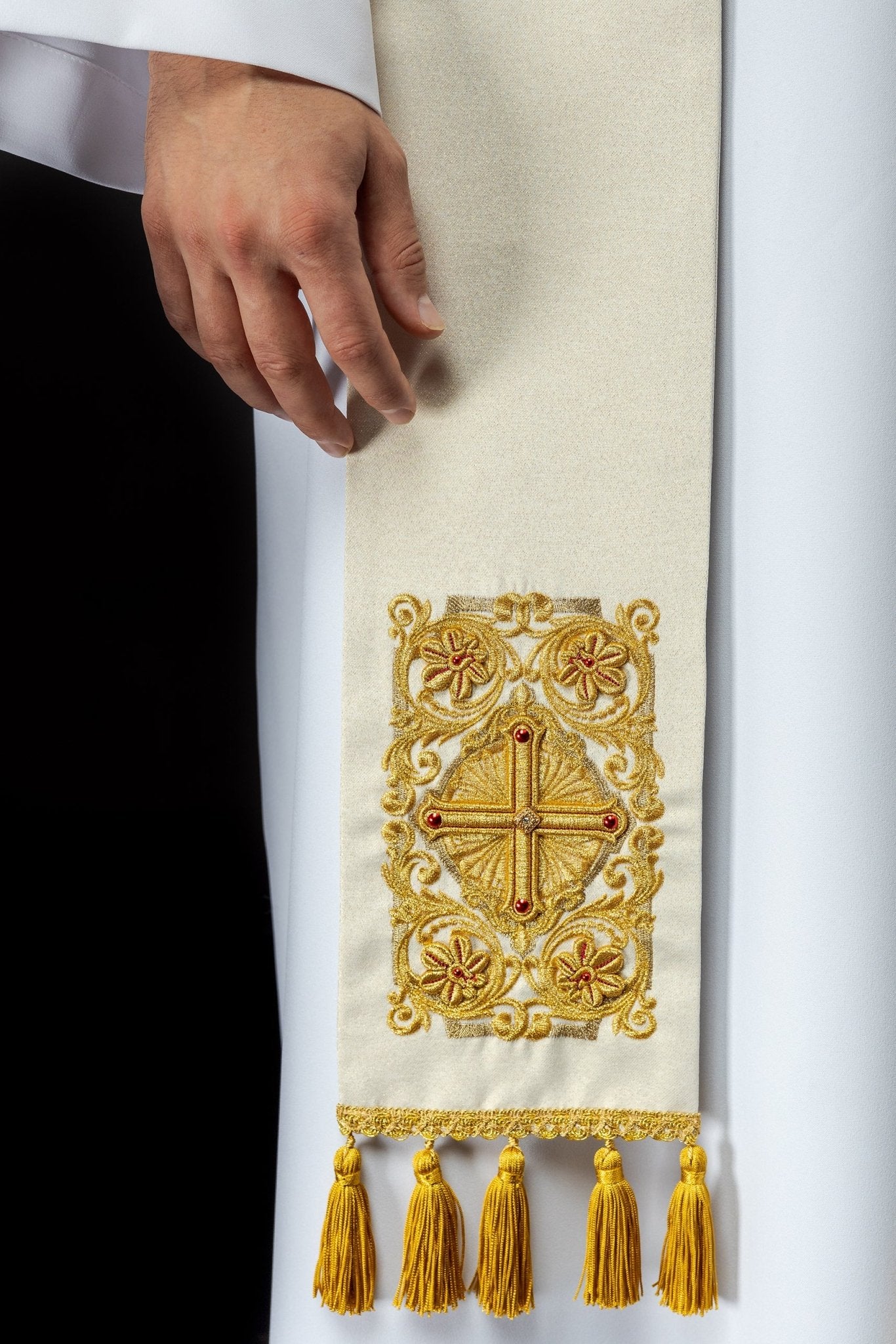 Embroidered priestly stole adorned with stones LE/2010/10 - HAFTINAUSA.COM