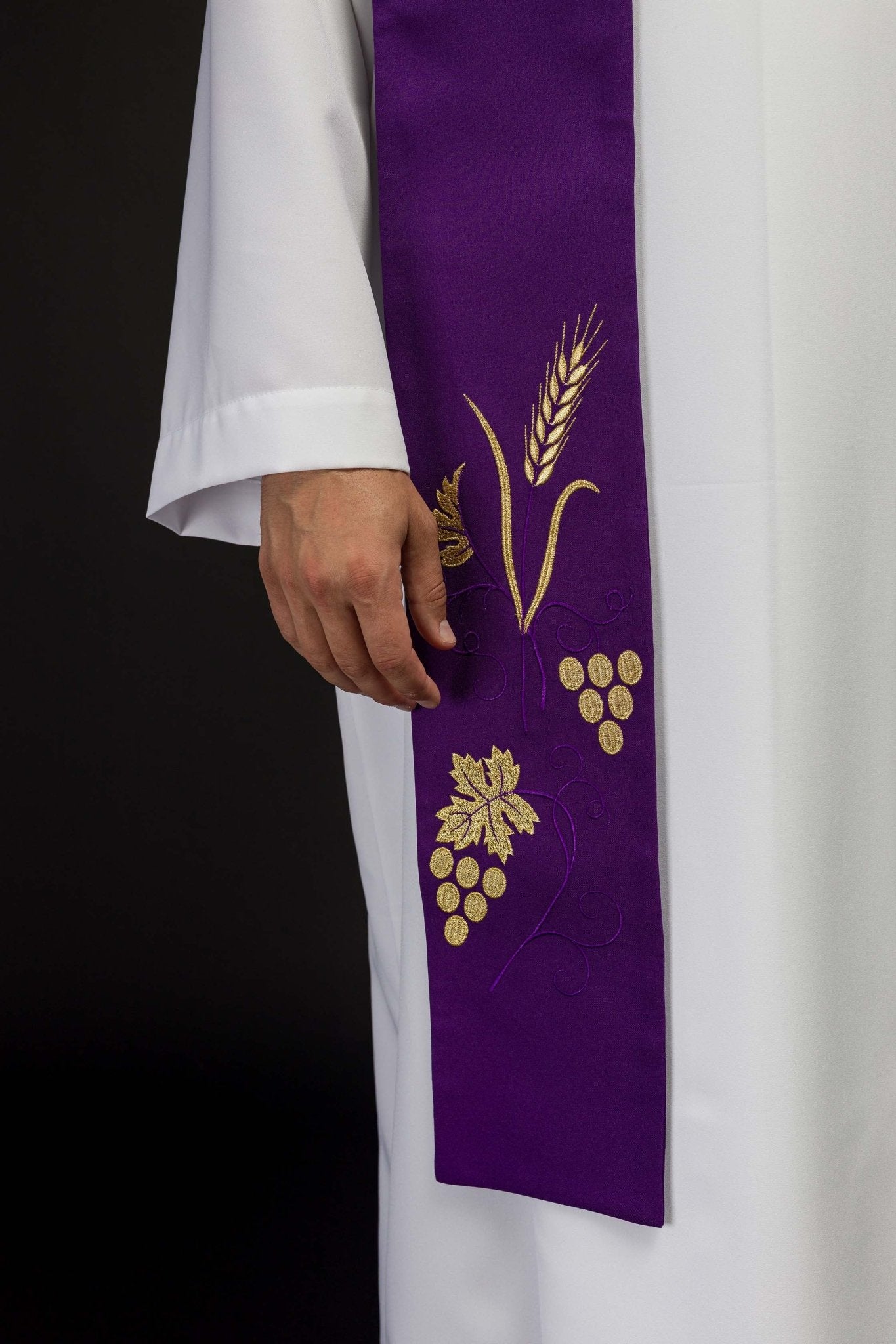 Embroidered priestly stole with grape and wheat motif in purple KST/003/03/01 FIOLET - HAFTINAUSA.COM