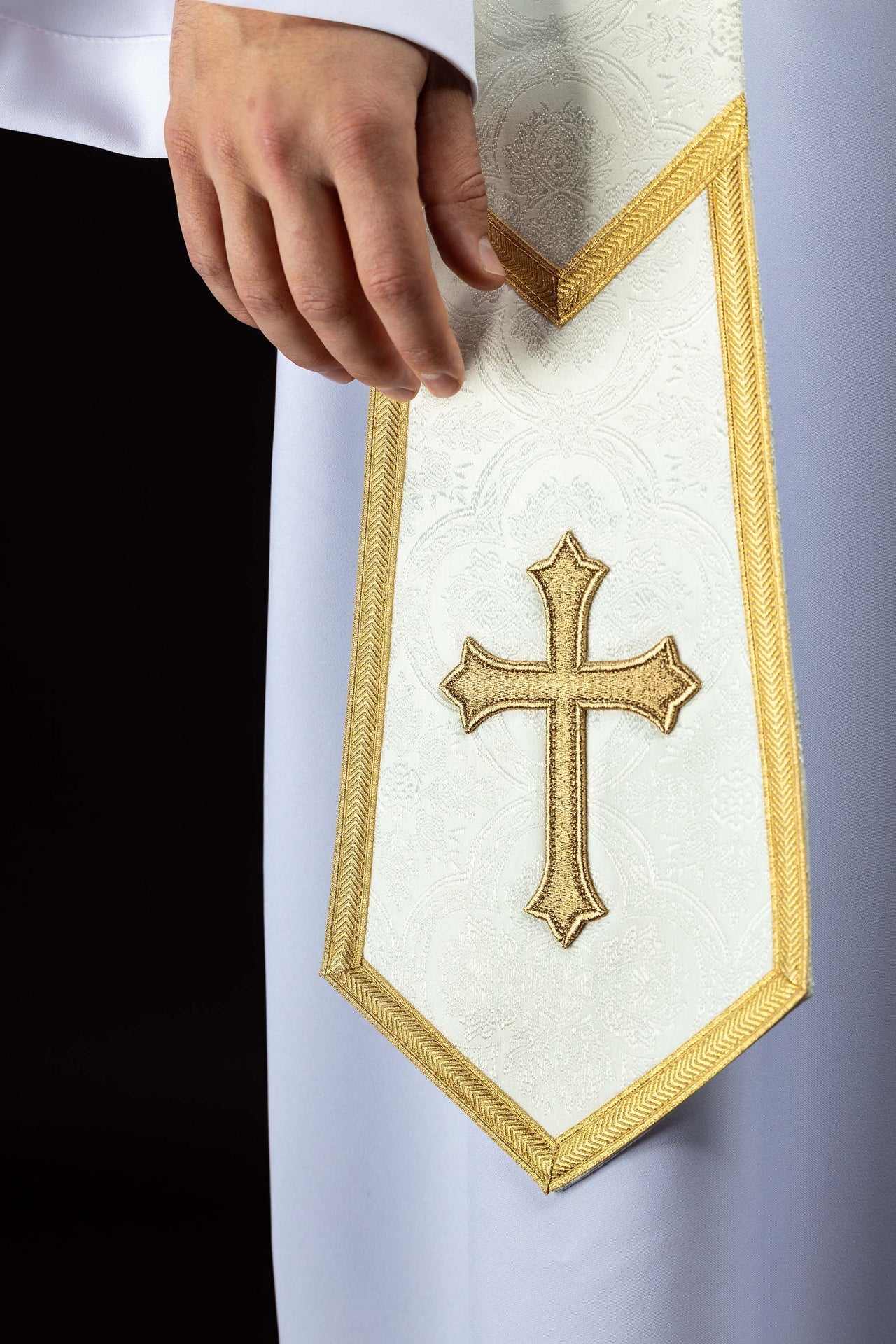 Embroidered stole with a Cross motif ecru jacquard fabric KST/639/05/11 - CHASUBLES.COM