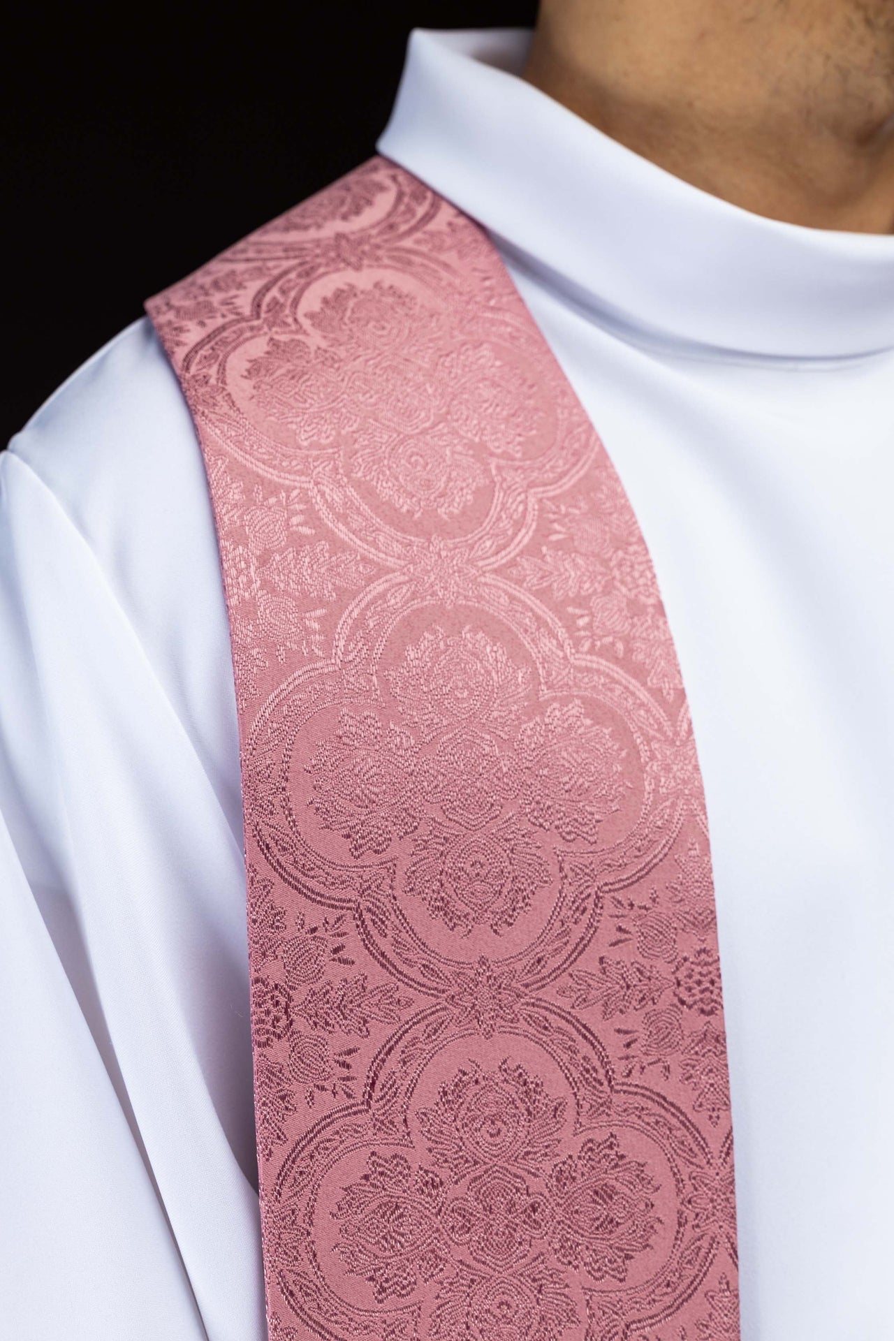 Embroidered stole with a Cross motif pink jacquard fabric KST/639/08/11 - CHASUBLES.COM