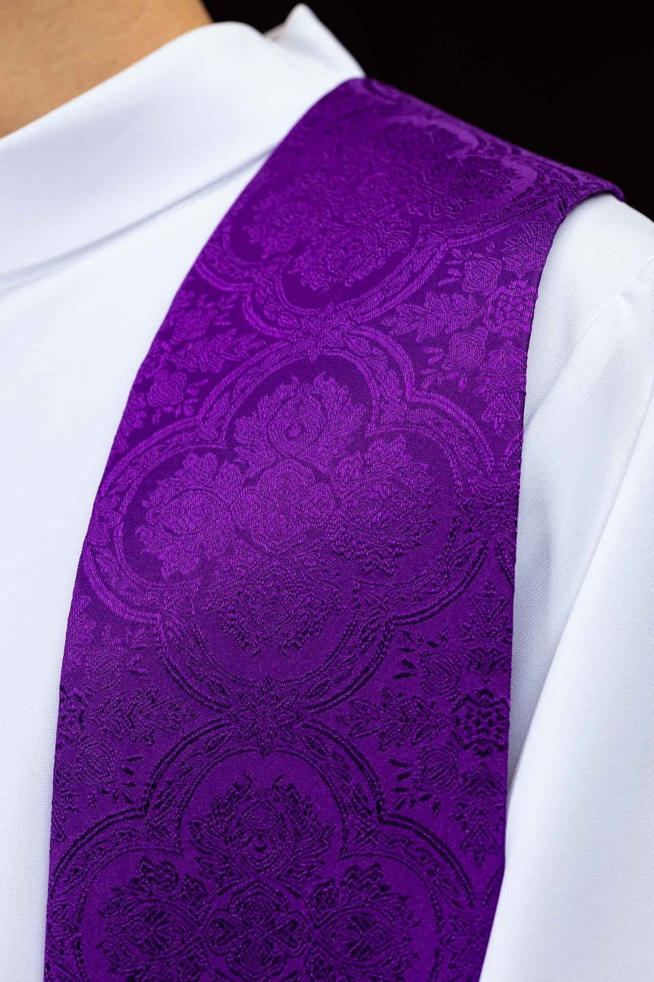 Embroidered stole with a Cross motif purple jacquard fabric KST/639/03/11 - CHASUBLES.COM