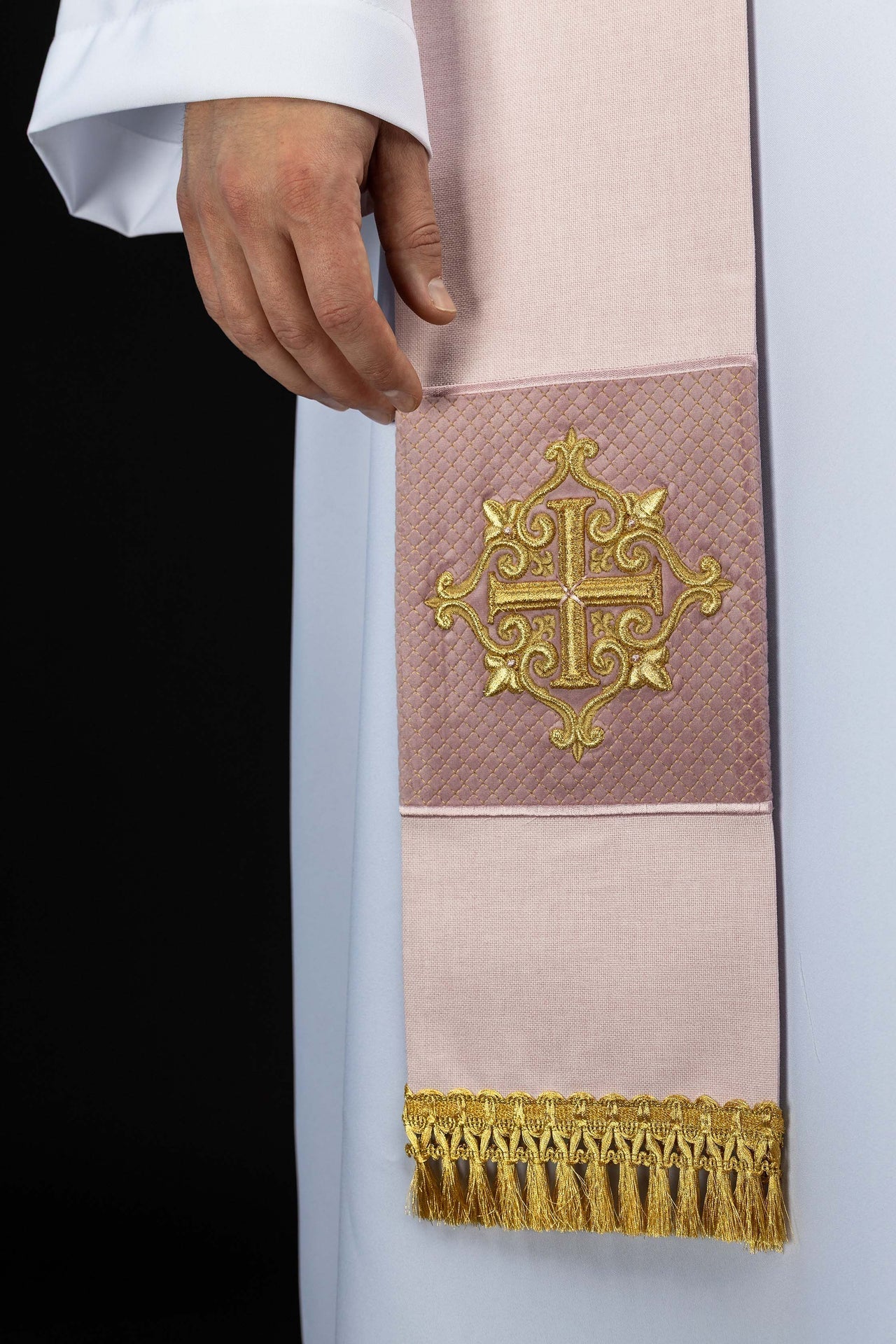 Embroidered stole with a cross symbol pink velvet LE/2029/08 - CHASUBLES.COM