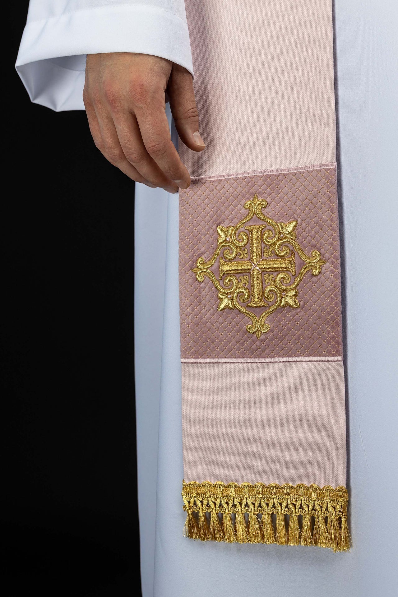 Embroidered stole with a cross symbol pink velvet LE/2029/08 - CHASUBLES.COM