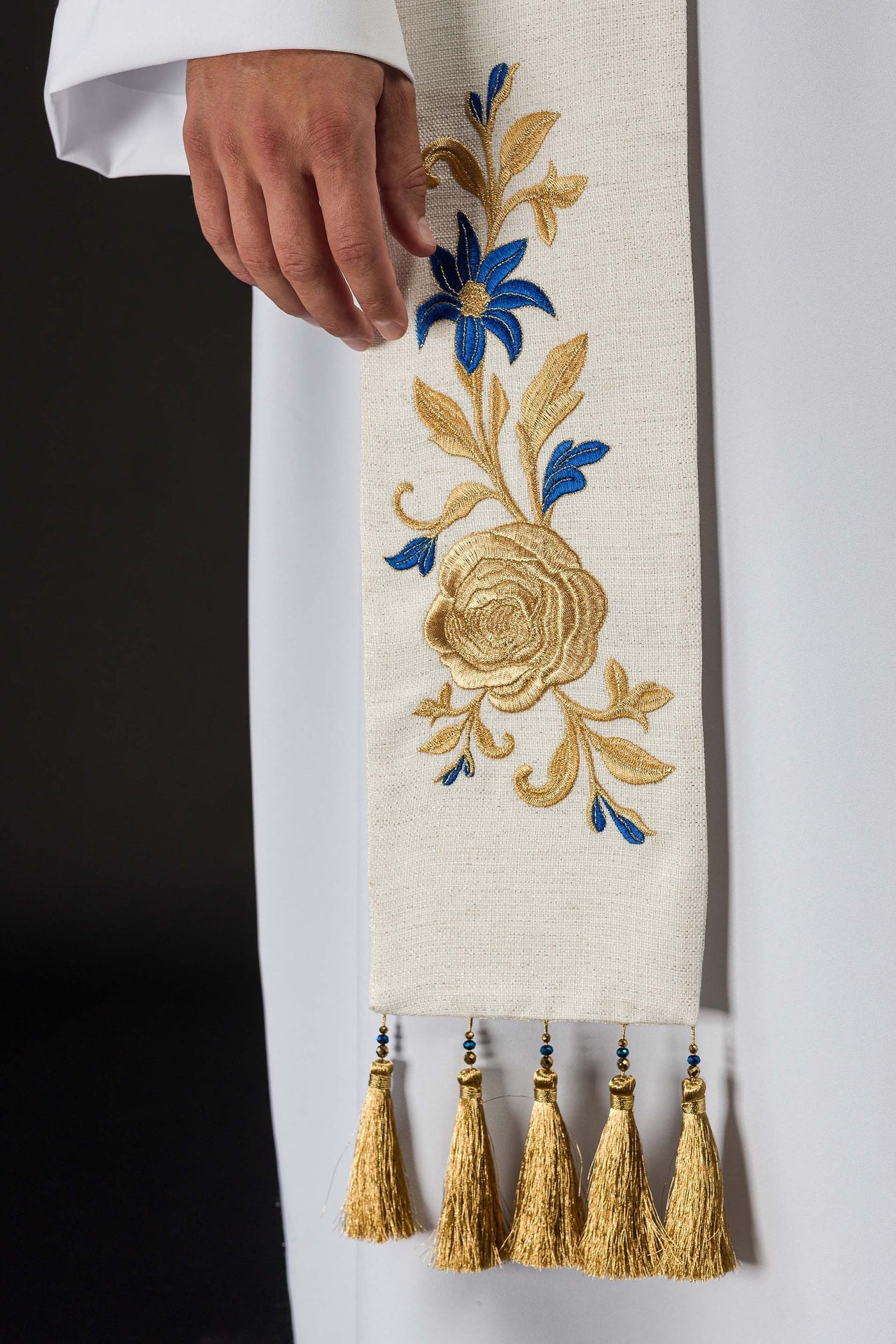 Embroidered Stole with Marian Symbol LE/2045/05 - CHASUBLES.COM