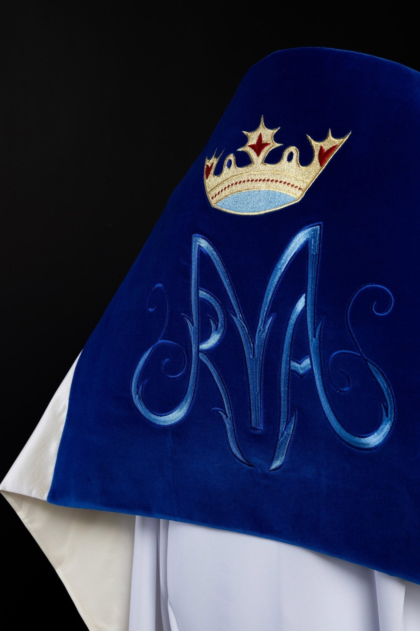 Embroidered veil with Marian motif KWL/023/05/20/PA 50*270 ECRU SAT. - HAFTINAUSA.COM