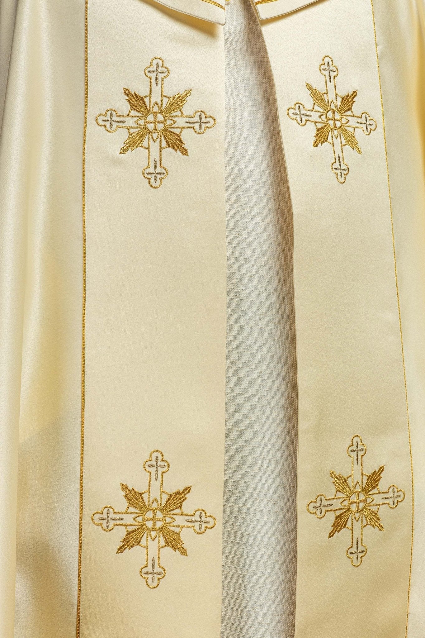 Eucharistic cope with monogram IHS KKP/023/05/20 ECRU SAT. POMPON 145cm - HAFTINAUSA.COM