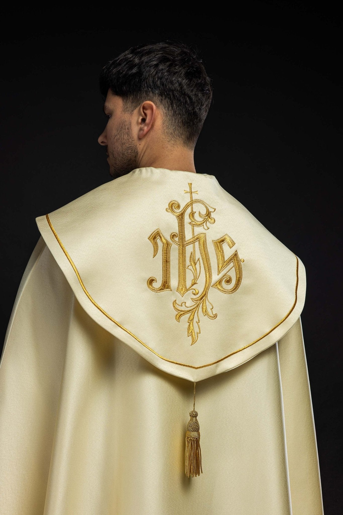 Eucharistic cope with monogram IHS KKP/023/05/20 ECRU SAT. POMPON 145cm - HAFTINAUSA.COM