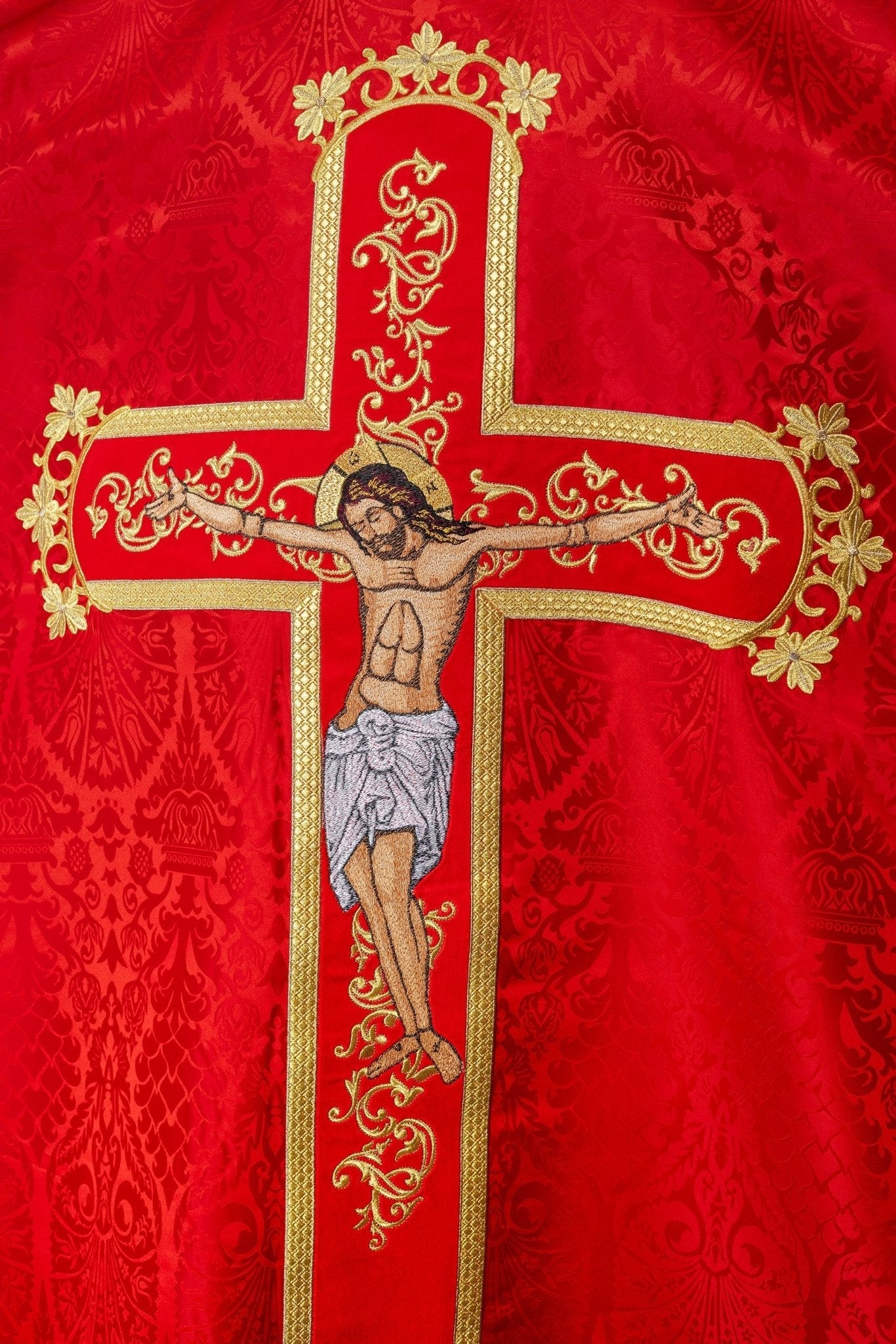 Exquisite red chasuble with Jesus Christ embroidered front and back KOR/190/02/83/PA CZERWONY - HAFTINAUSA.COM