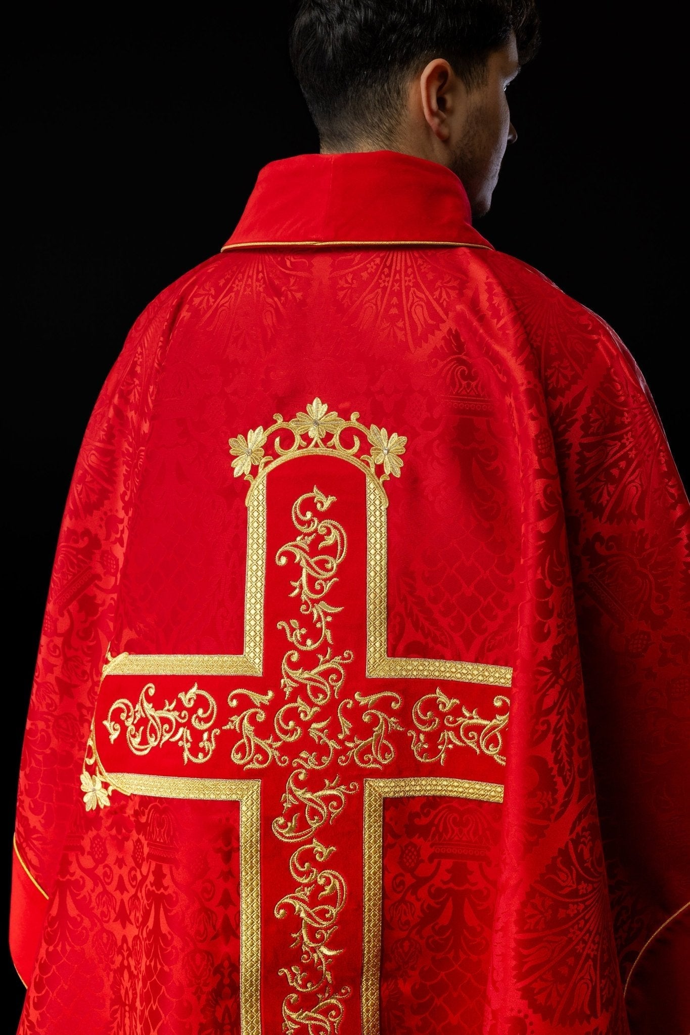Exquisite red chasuble with Jesus Christ embroidered front and back KOR/190/02/83/PA CZERWONY - HAFTINAUSA.COM