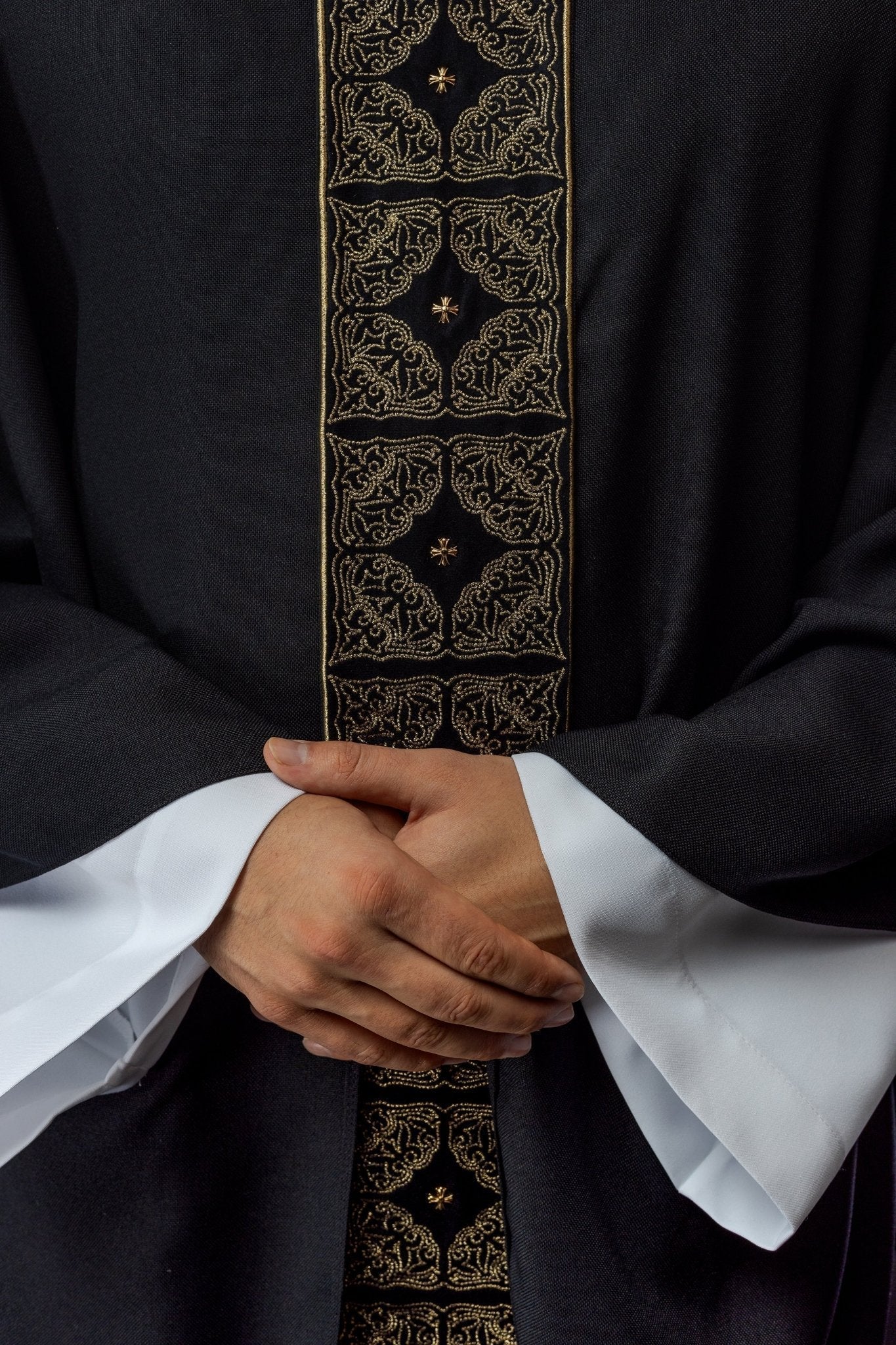 Funeral chasuble made of black velvet texture S - 7057 - 07 - 70 - HAFTINAUSA.COM