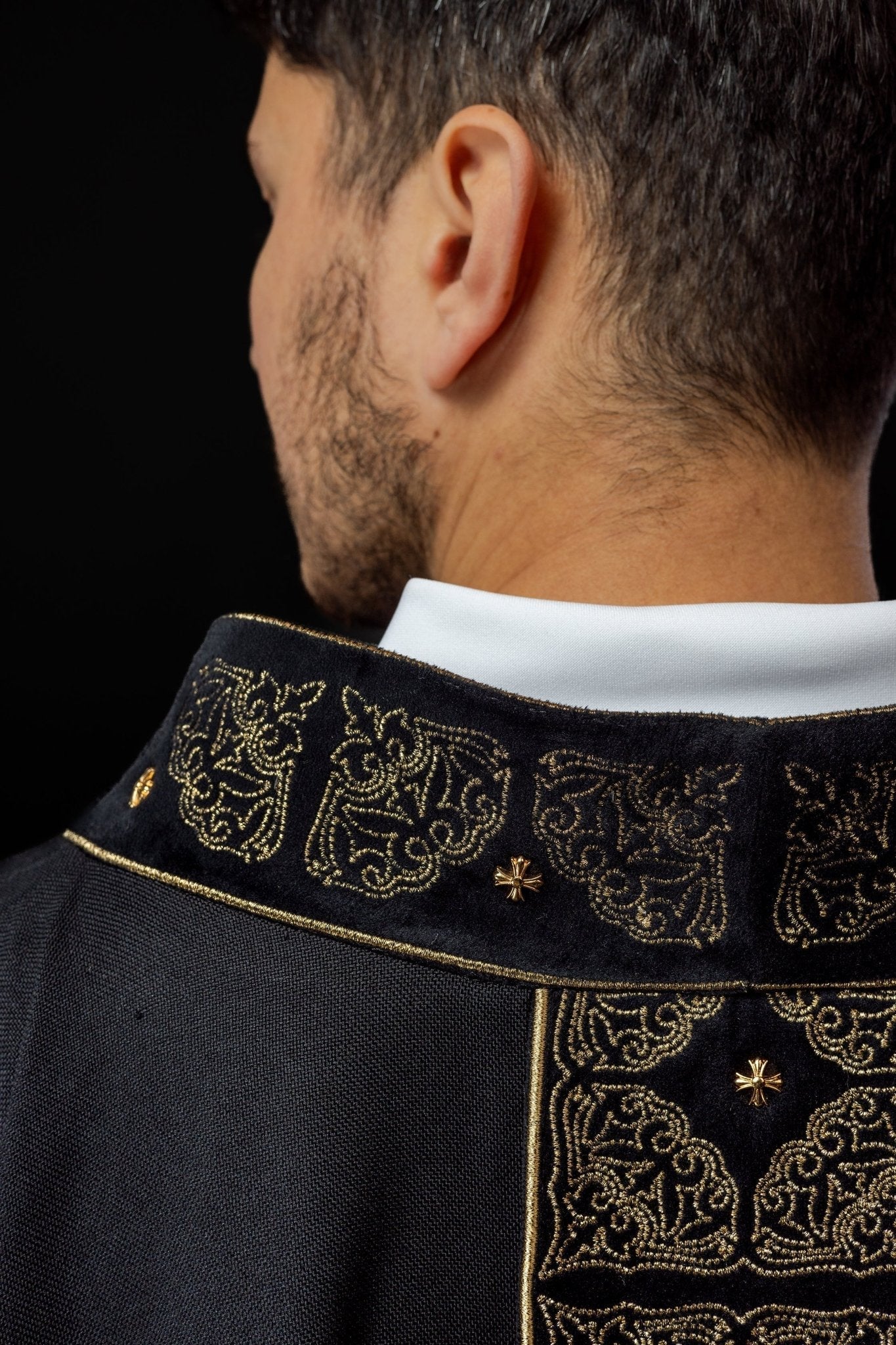 Funeral chasuble made of black velvet texture S - 7057 - 07 - 70 - HAFTINAUSA.COM