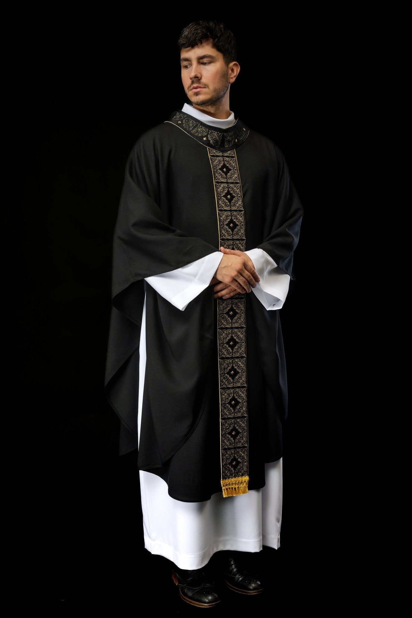 Funeral chasuble made of black velvet texture S - 7057 - 07 - 70 - HAFTINAUSA.COM