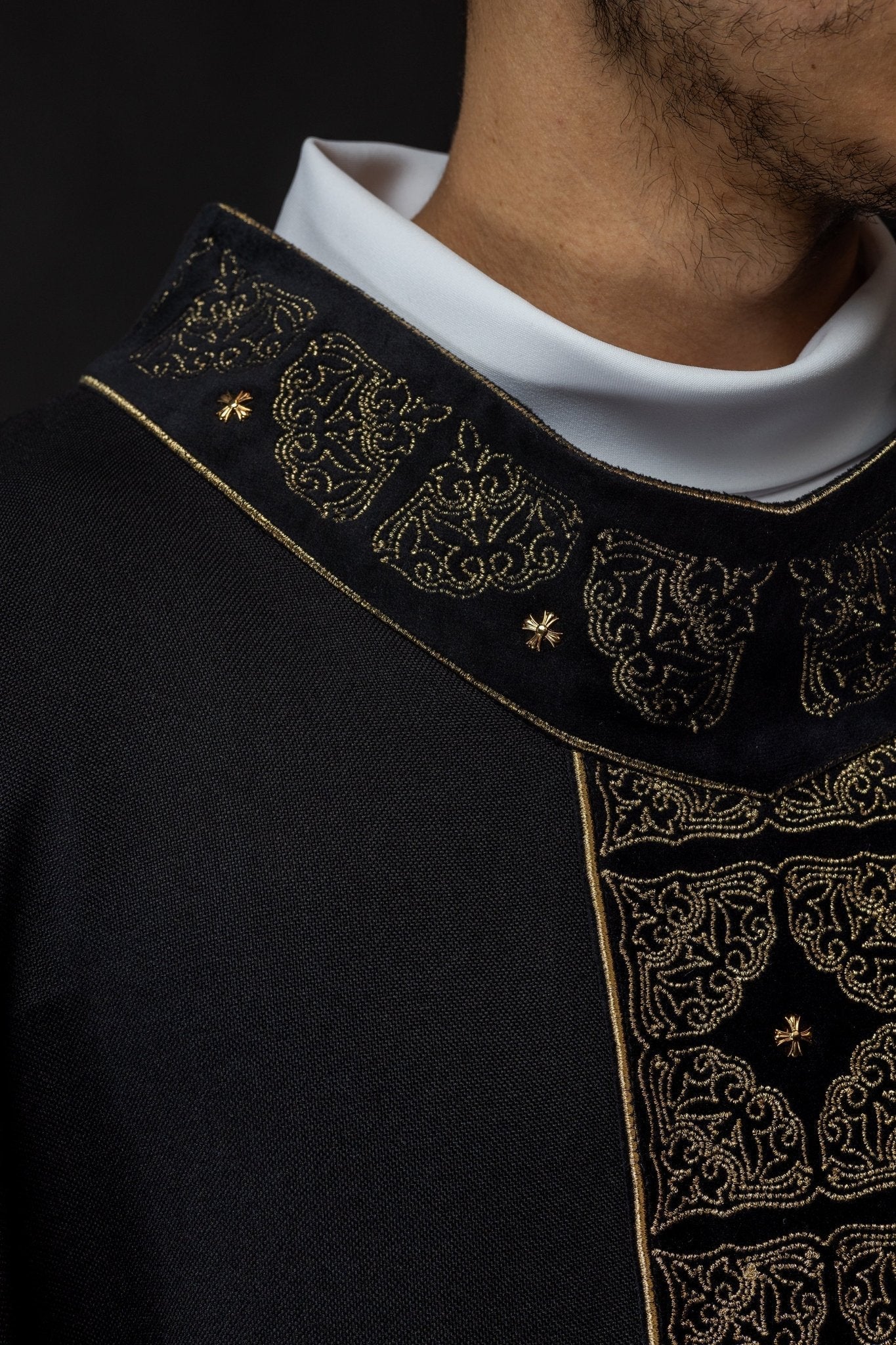 Funeral chasuble made of black velvet texture S - 7057 - 07 - 70 - HAFTINAUSA.COM