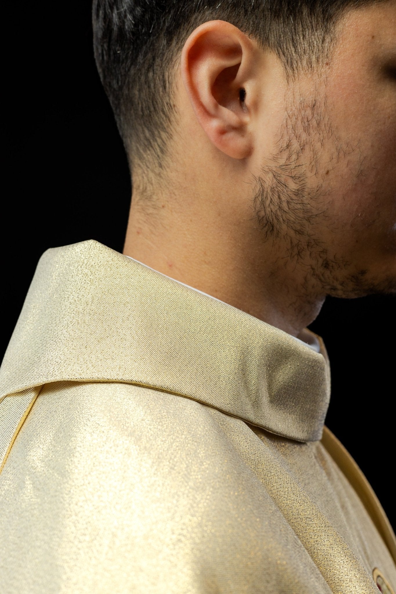 Gold chasuble with IHS and PAX embroidery KOR/119/10/37 ZŁOTY - HAFTINAUSA.COM