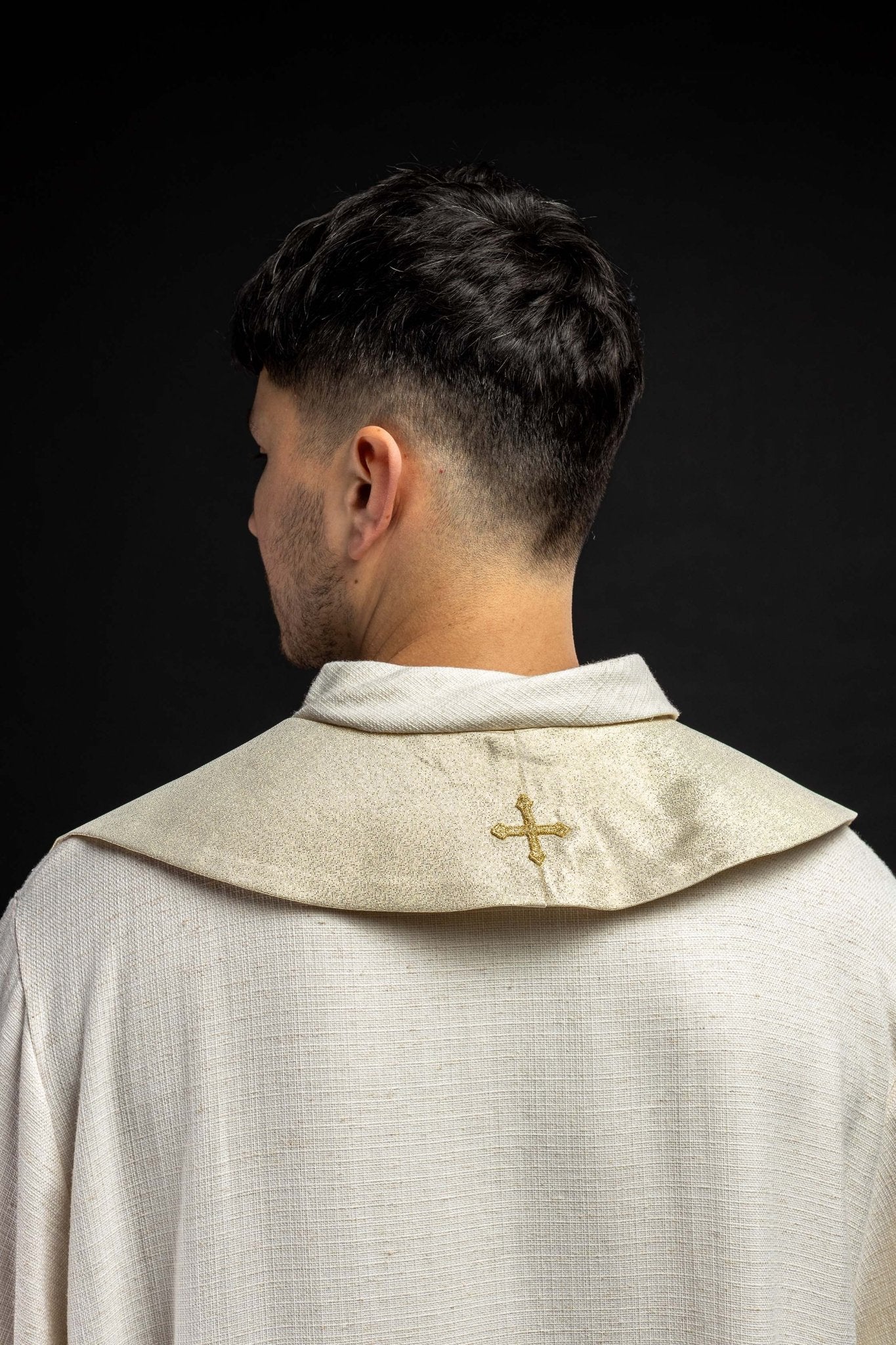 Golden priestly stole with a cross, IHS, and the heart of Jesus Christ KST/159/10/37 ZŁOTY - HAFTINAUSA.COM