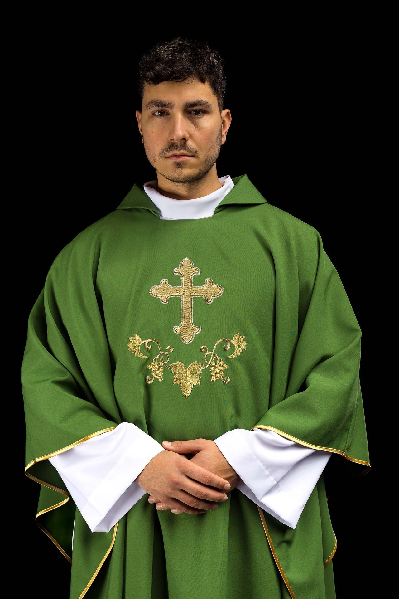Green chasuble embroidered with a cross symbol and a wide collar KOK/001/01/12/KARO - CHASUBLES.COM