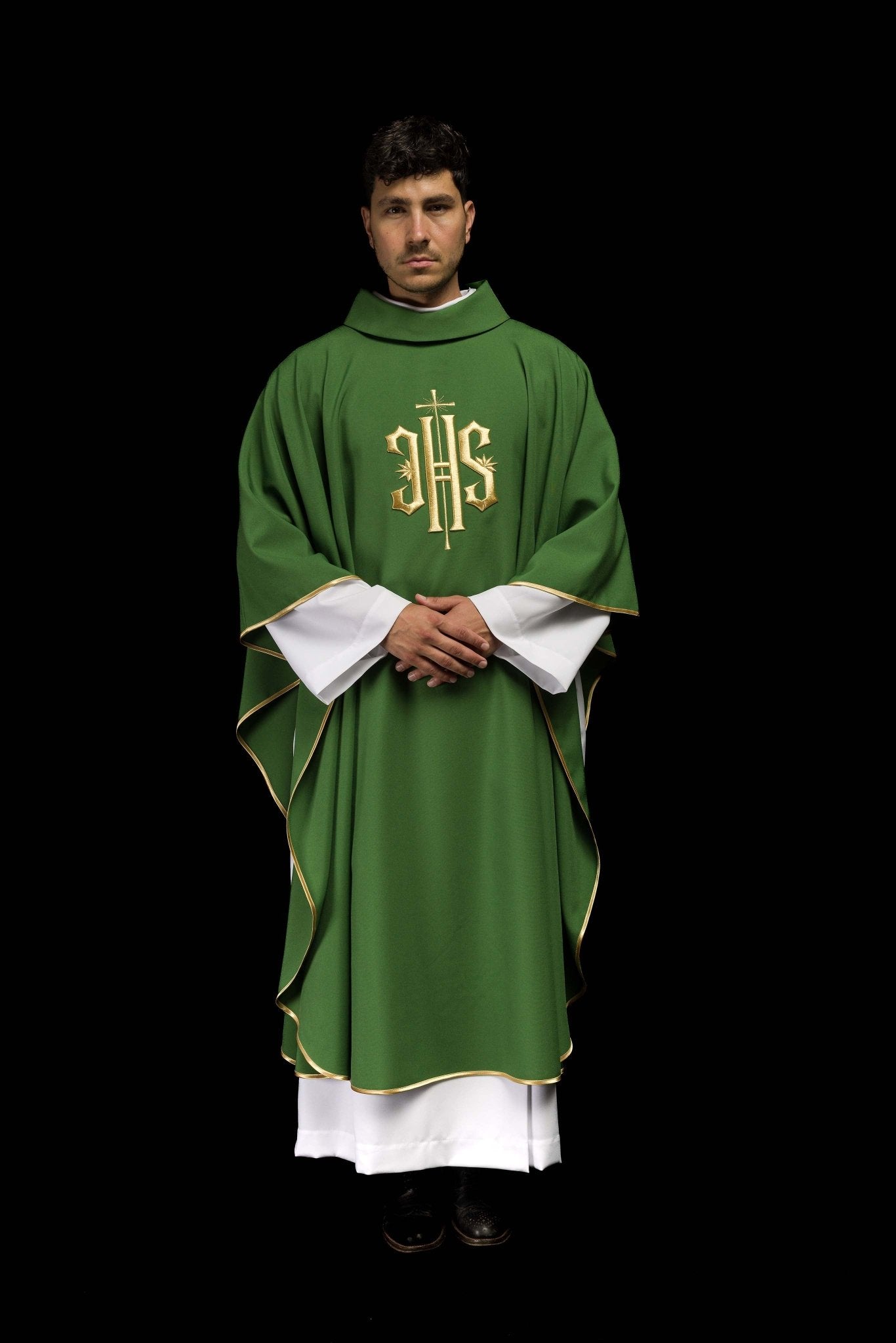 Green chasuble embroidered with IHS motif KOR/010/01/12 ZIELONY - CHASUBLES.COM