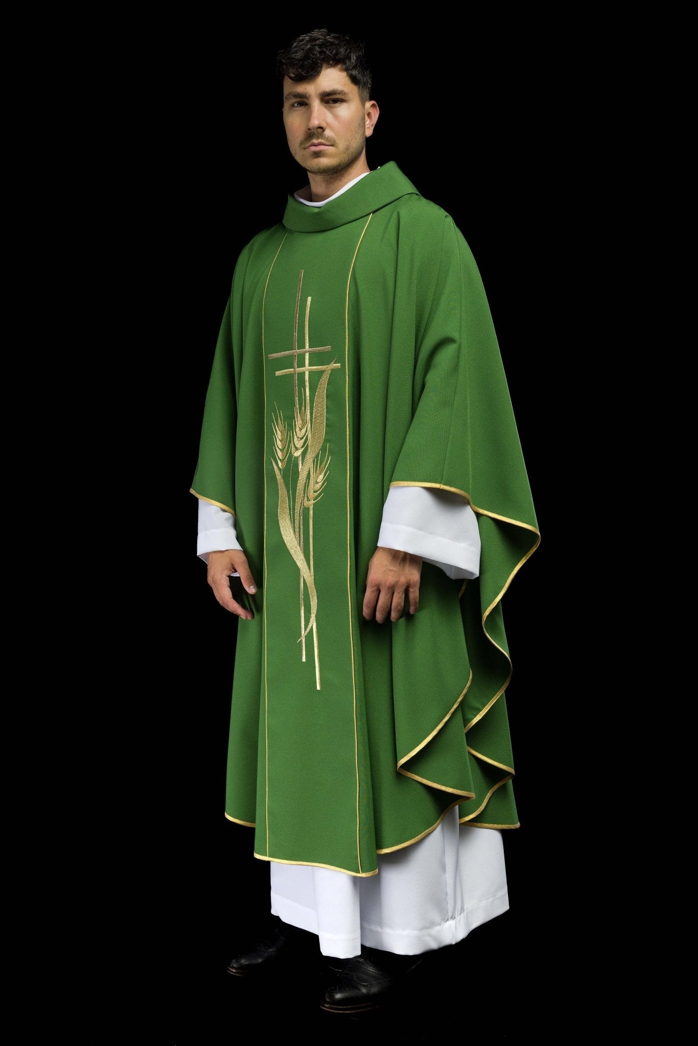 Green chasuble embroidered with motifs of cross and wheat KOR/114/01/01 ZIELONY - CHASUBLES.COM