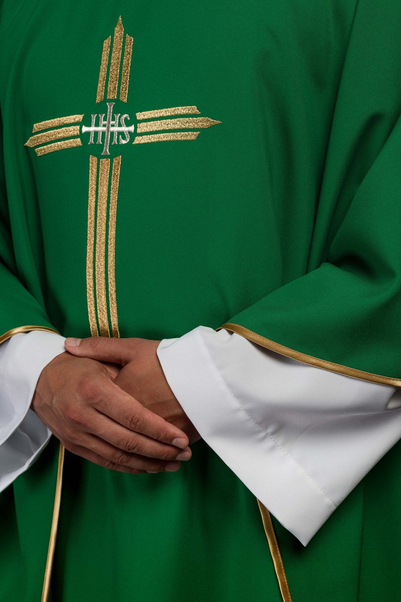 Green chasuble embroidered with the symbol of Cross IHS KOR/017/01/12 ZIELONY - CHASUBLES.COM
