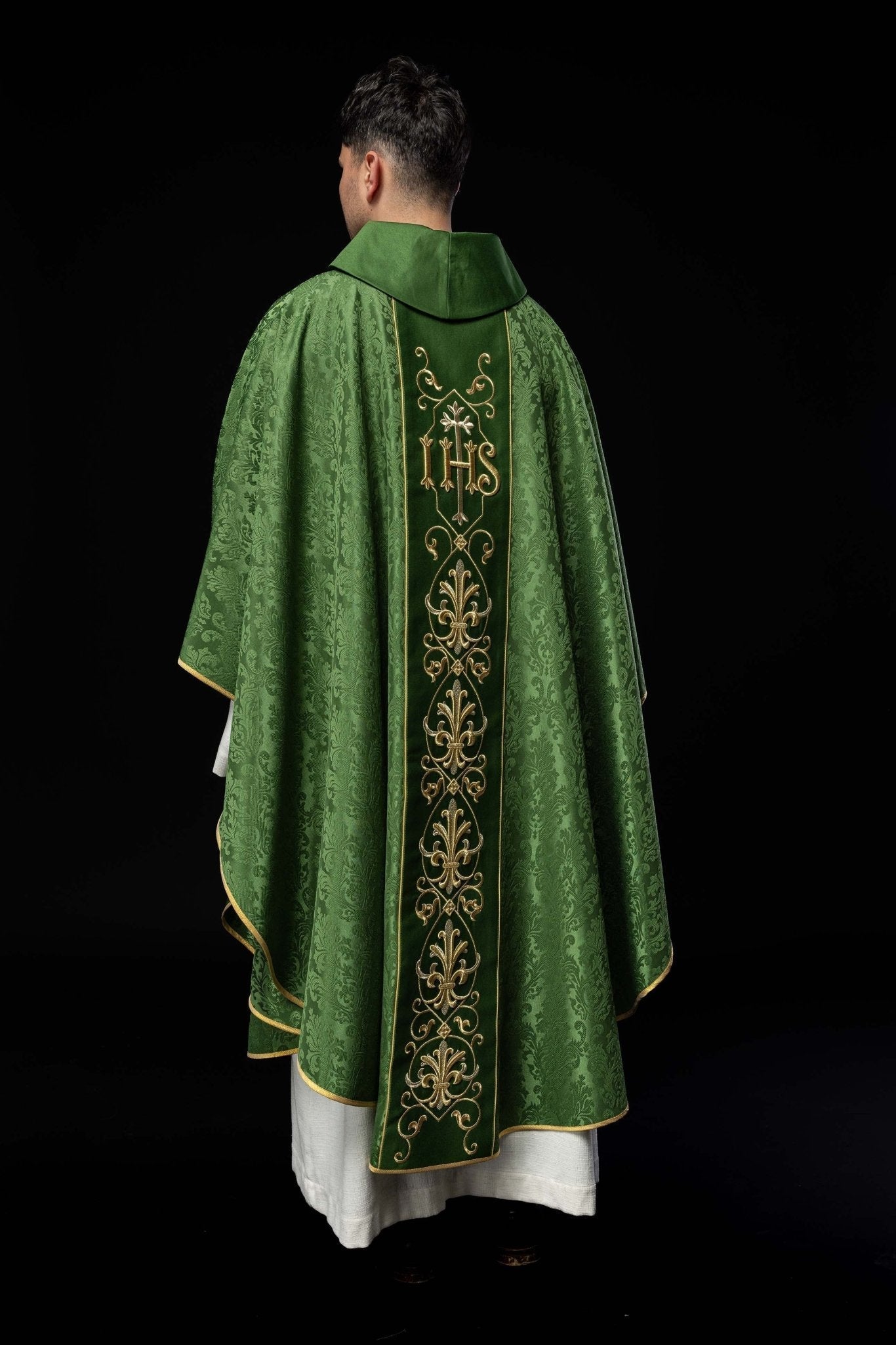 Green chasuble made of jaquard texture KOR/268/01/67 - HAFTINAUSA.COM