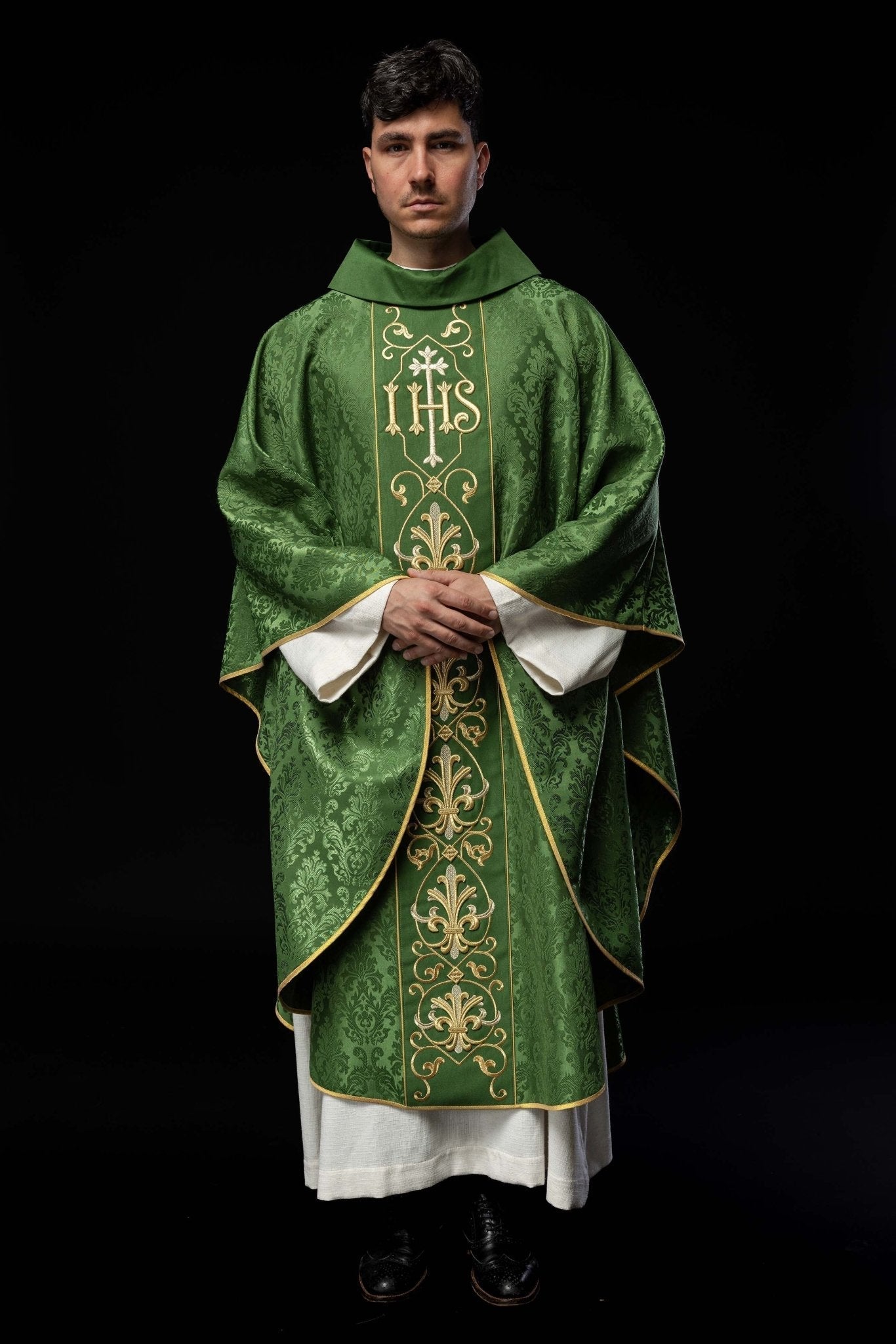 Green chasuble made of jaquard texture KOR/268/01/67 - HAFTINAUSA.COM
