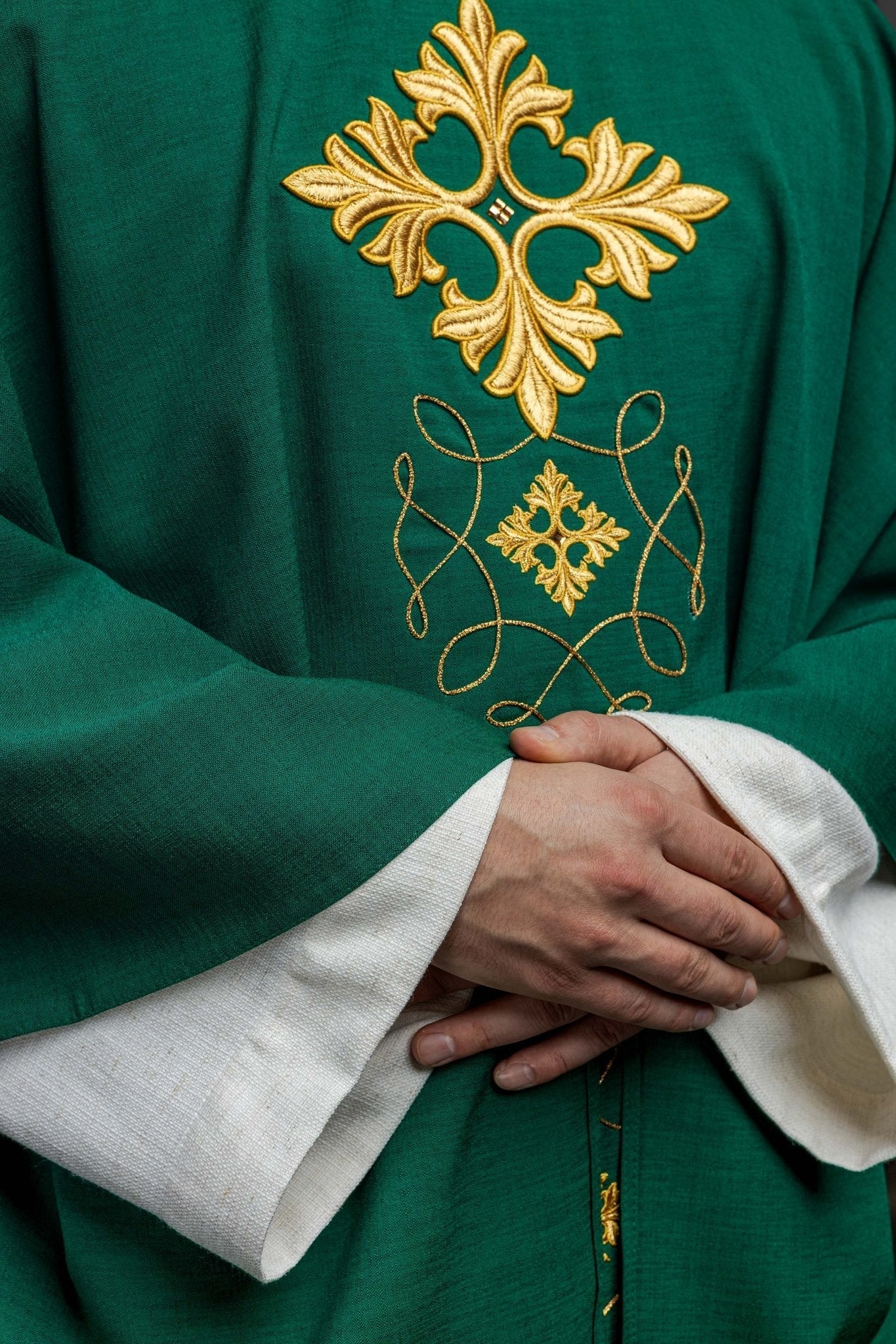 Green chasuble richly embroidered with a cord LE/7018/01 - HAFTINAUSA.COM