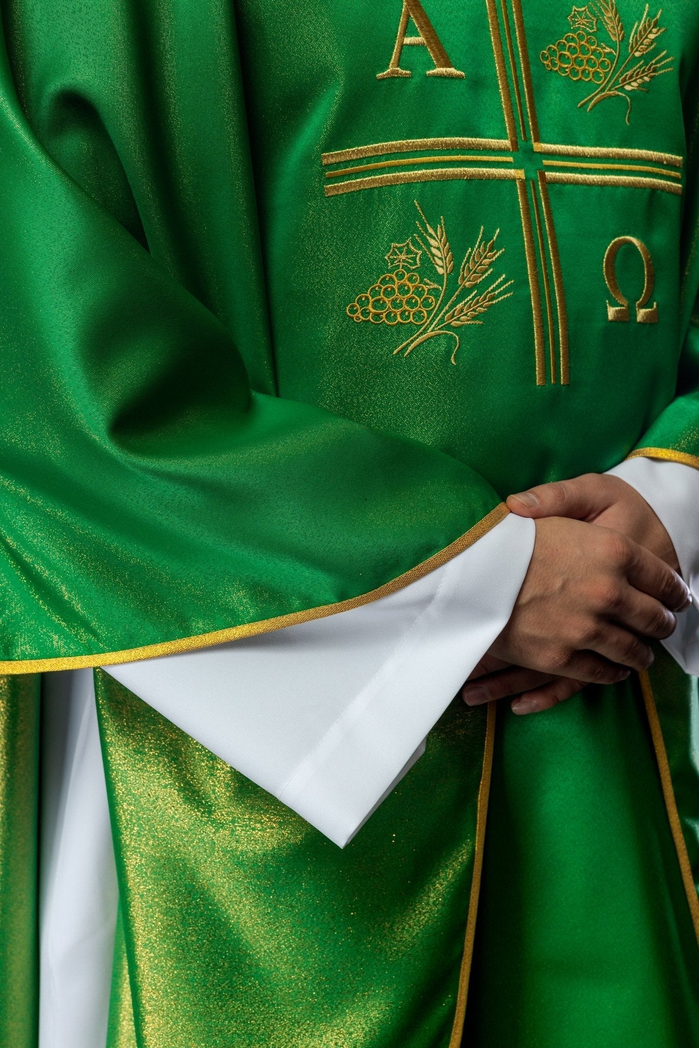 Green chasuble with Alfa and Omega motif with decorated collar S - 7053 - 01 - 54 - HAFTINAUSA.COM