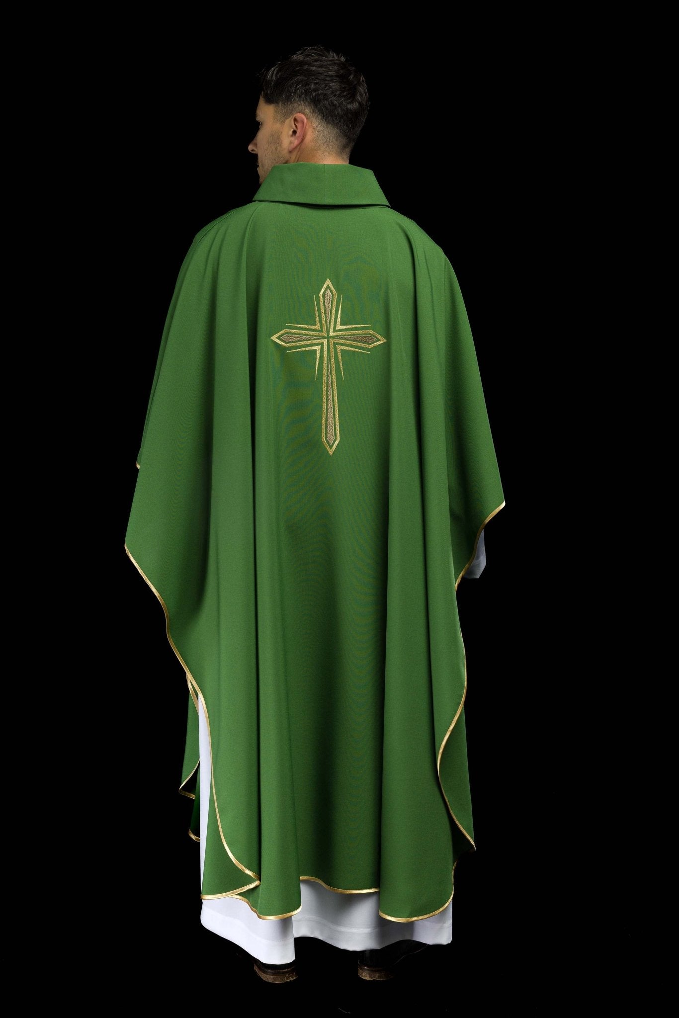Green chasuble with cross embroidery KOR/037/01/12 ZIELONY - CHASUBLES.COM