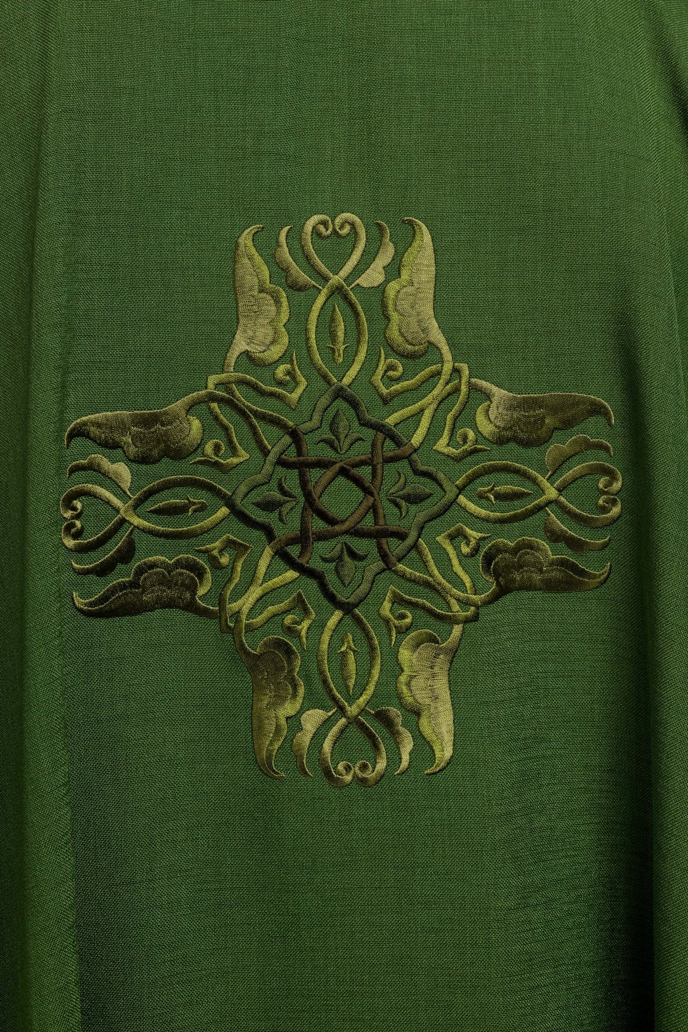 Green chasuble with Cross embroidery HA7035 - 01 ZIELONY - HAFTINAUSA.COM