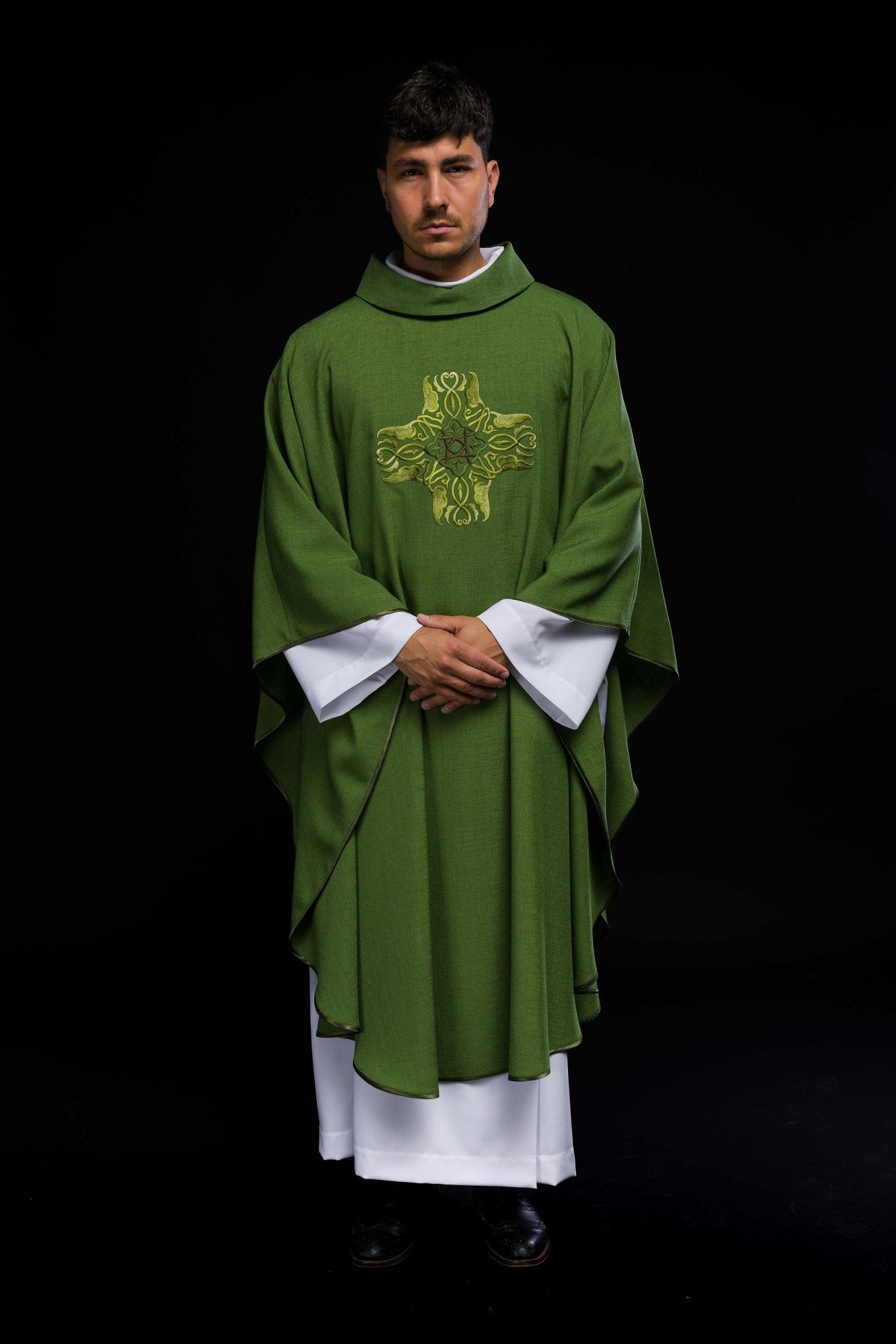 Green chasuble with Cross embroidery HA7035 - 01 ZIELONY - HAFTINAUSA.COM