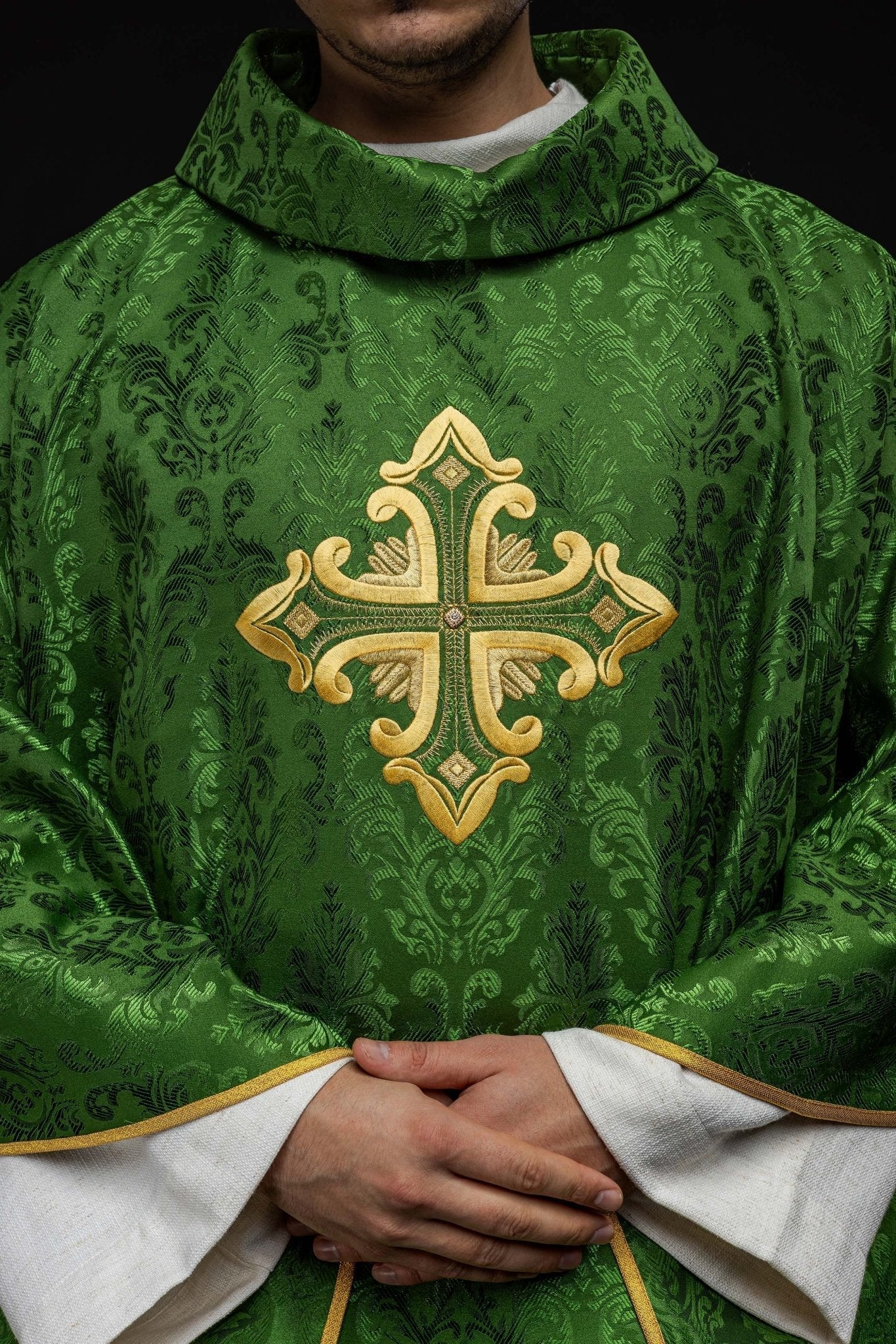 Green chasuble with cross sewn from patterned fabric HIT/197007/01/67 ZIELONY - HAFTINAUSA.COM